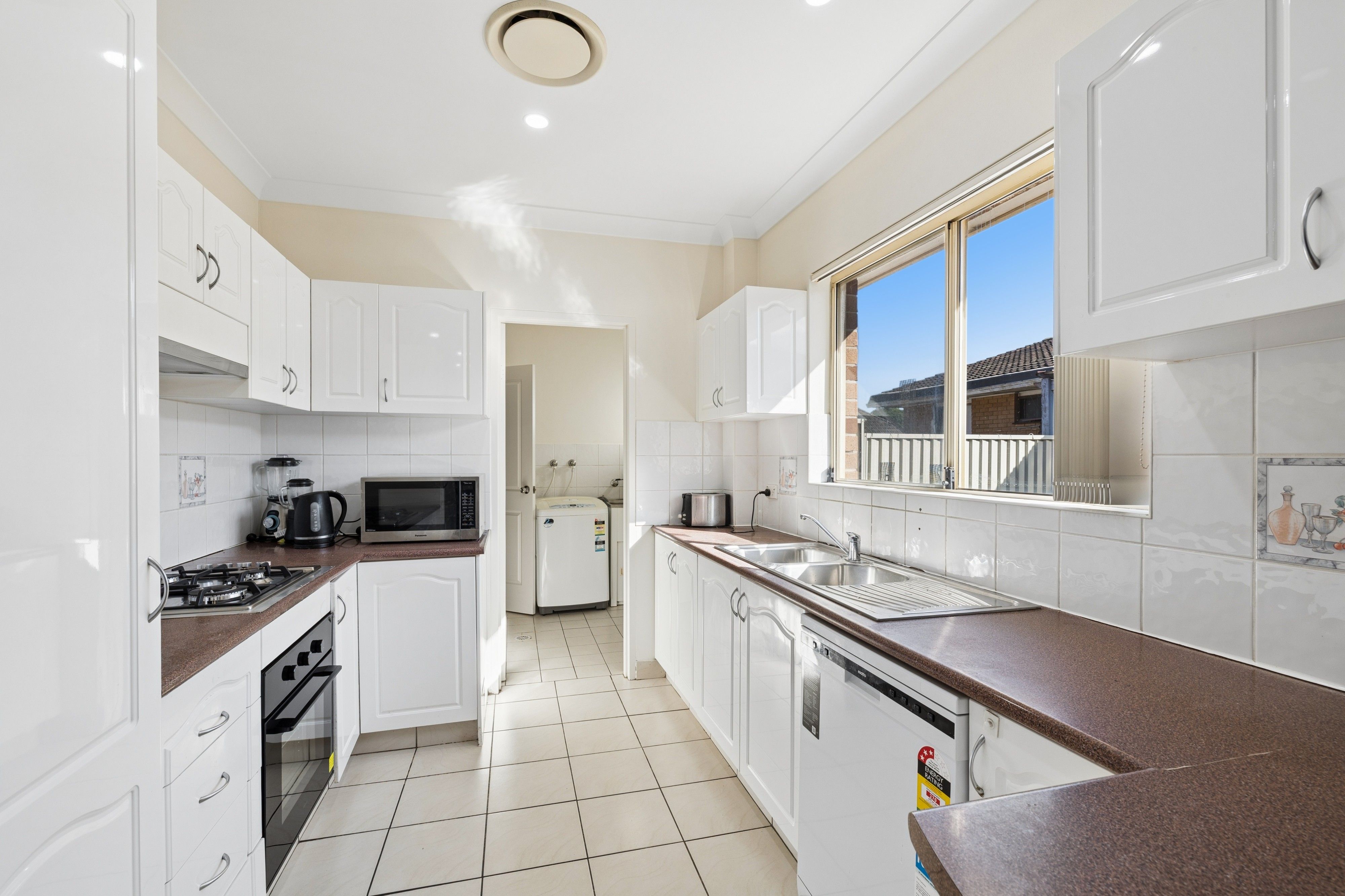 3/76 Sir Joseph Banks Street — photo 3 of 12