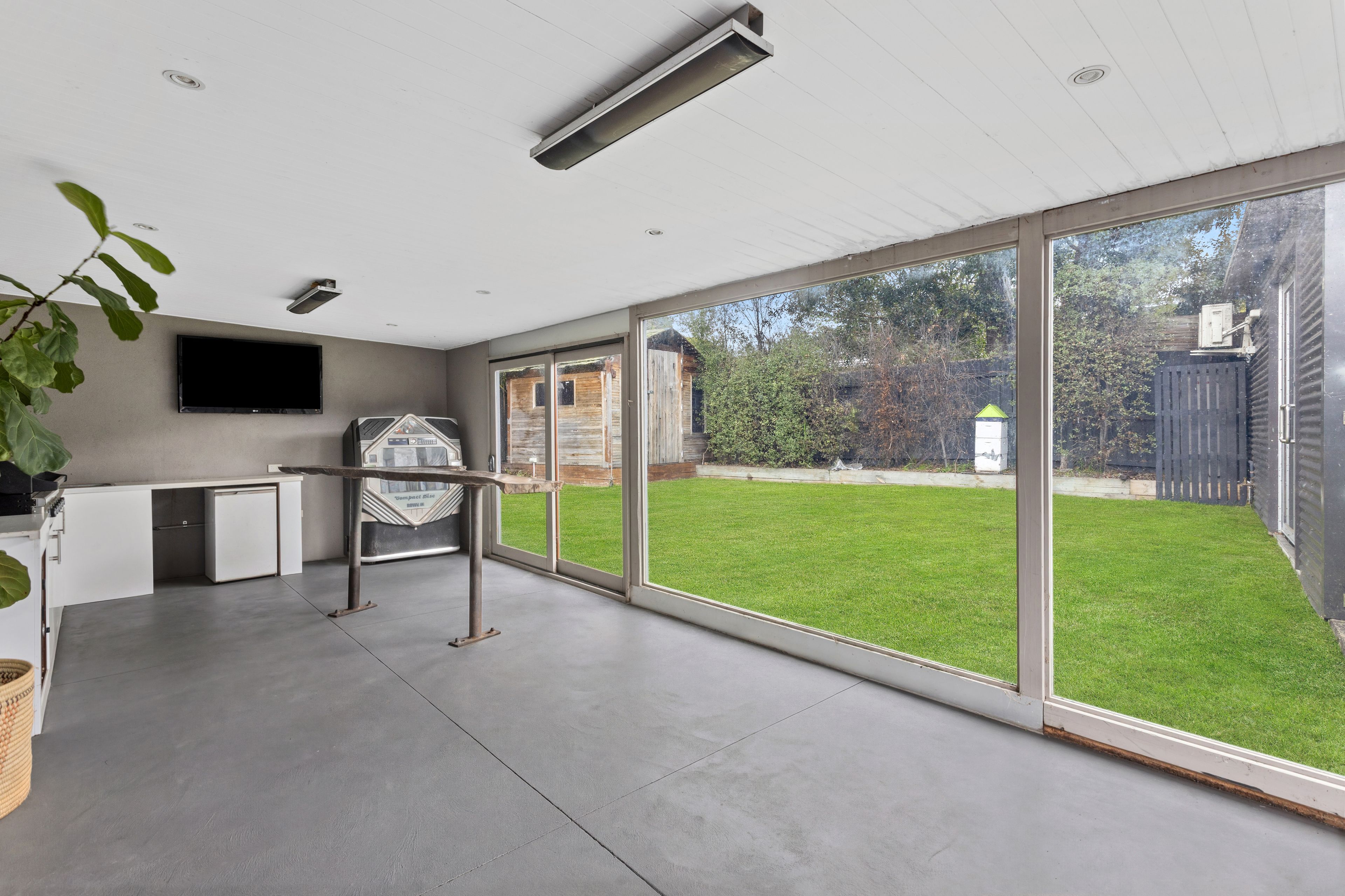28 Stradbroke Avenue — photo 7 of 10