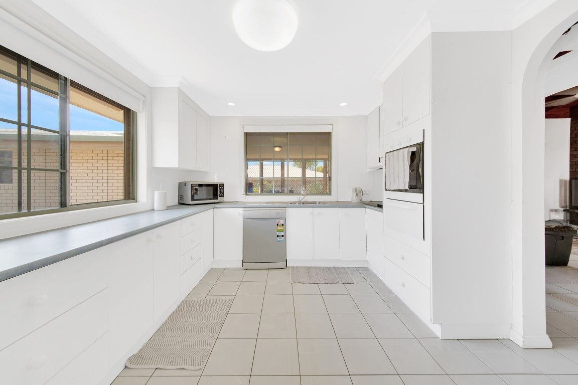 11 Sovereign Court, Clinton, QLD 4680