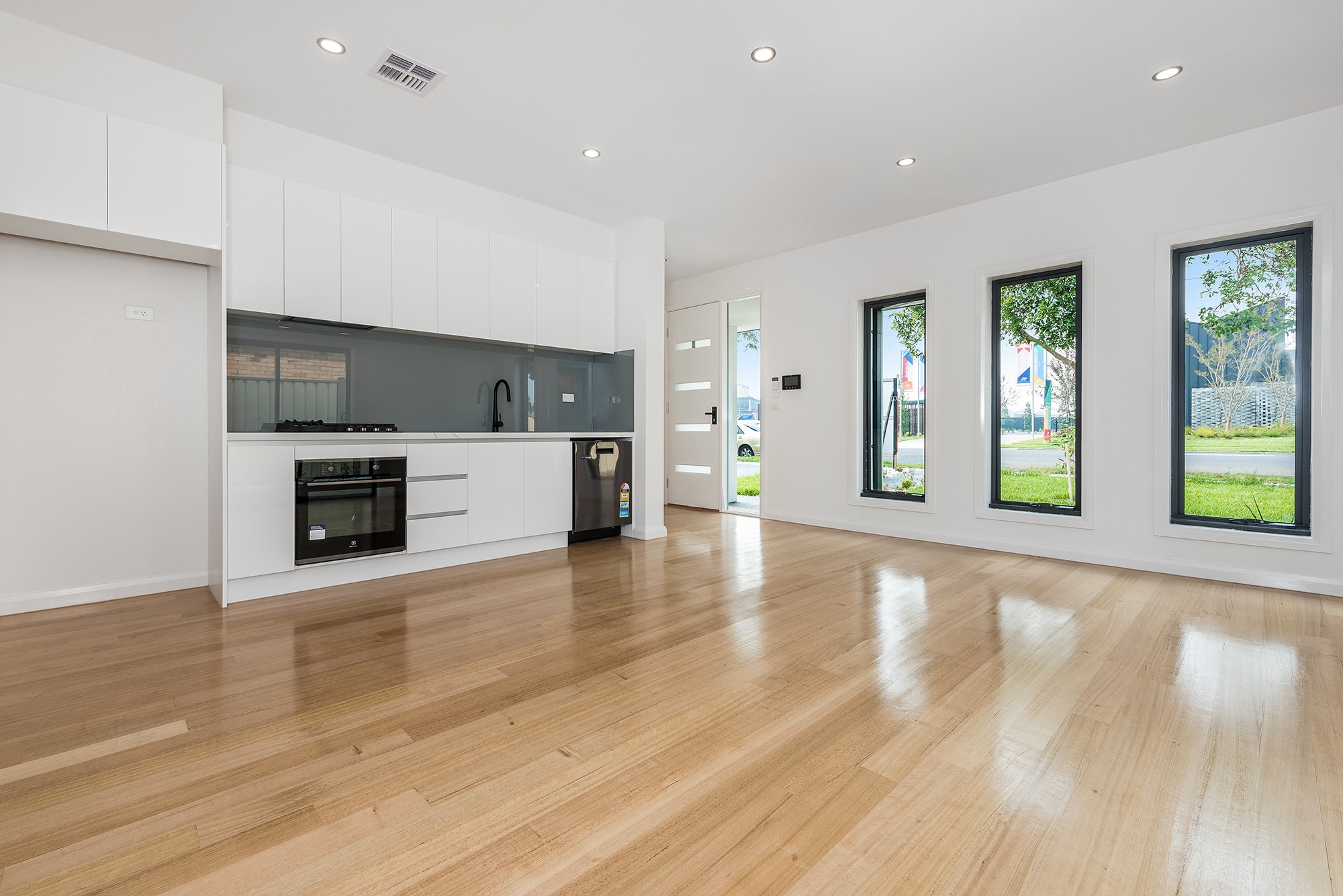 1/235 Blackshaws Road, Altona North, VIC 3025