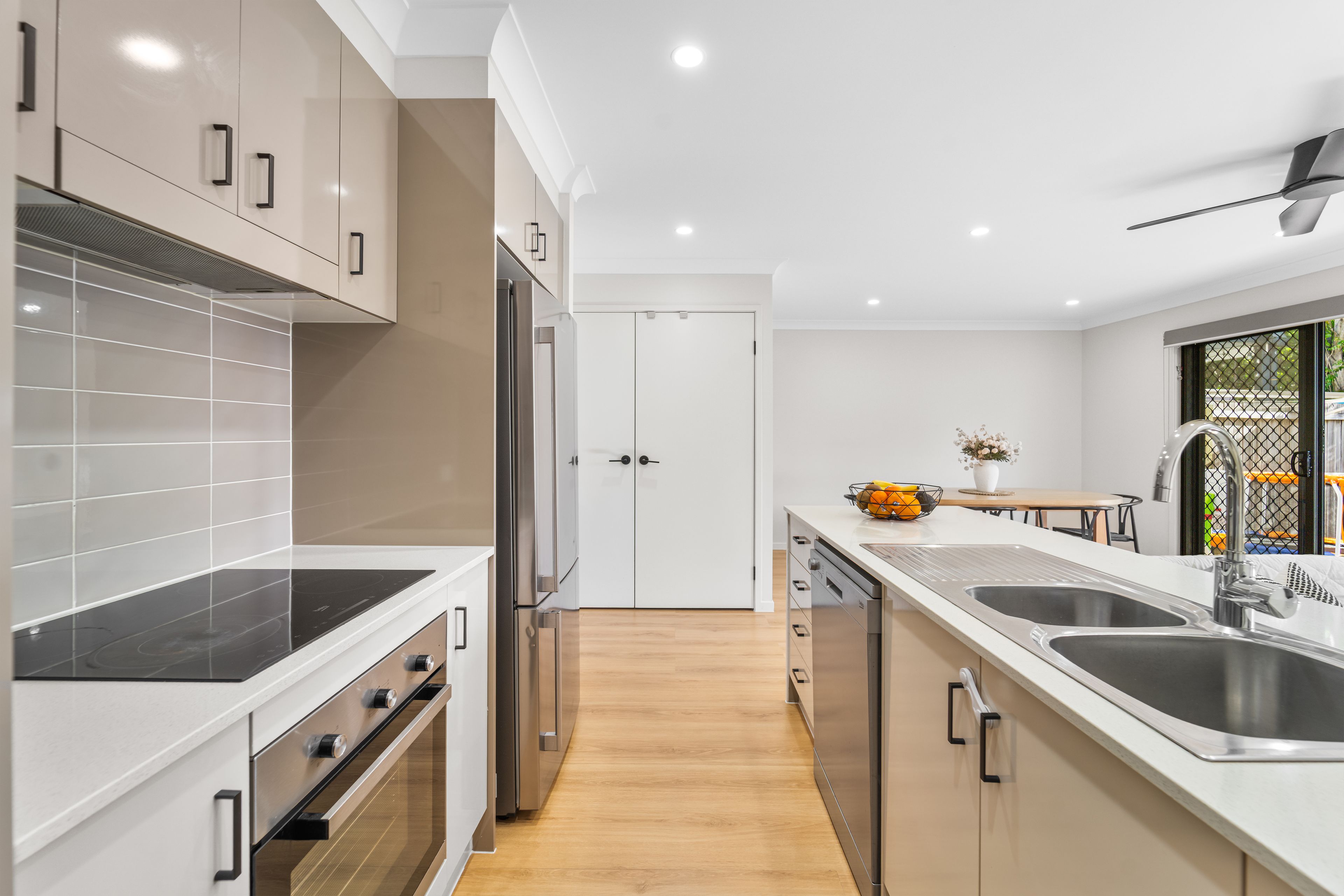 45/11 Tesch Road — photo 4 of 15