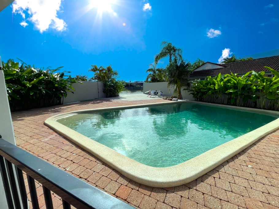 1 Parakeet Place, Burleigh Waters, QLD 4220