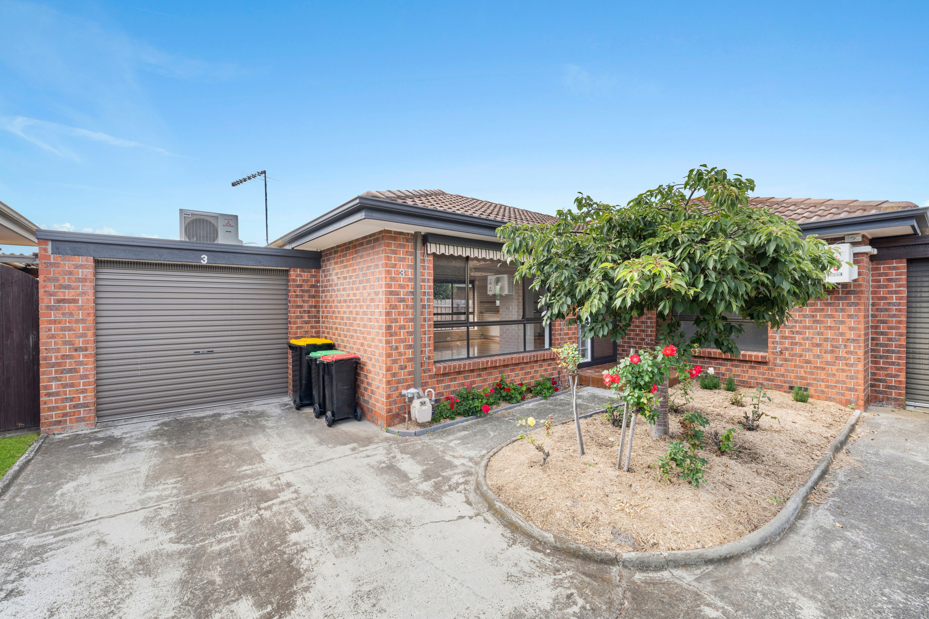 3/16-18 Newport Road — photo from Ray White Carrum Downs