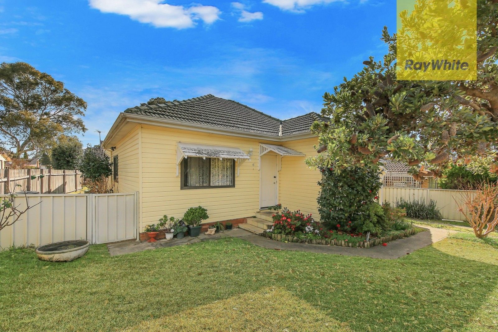 6 Ballandella Road