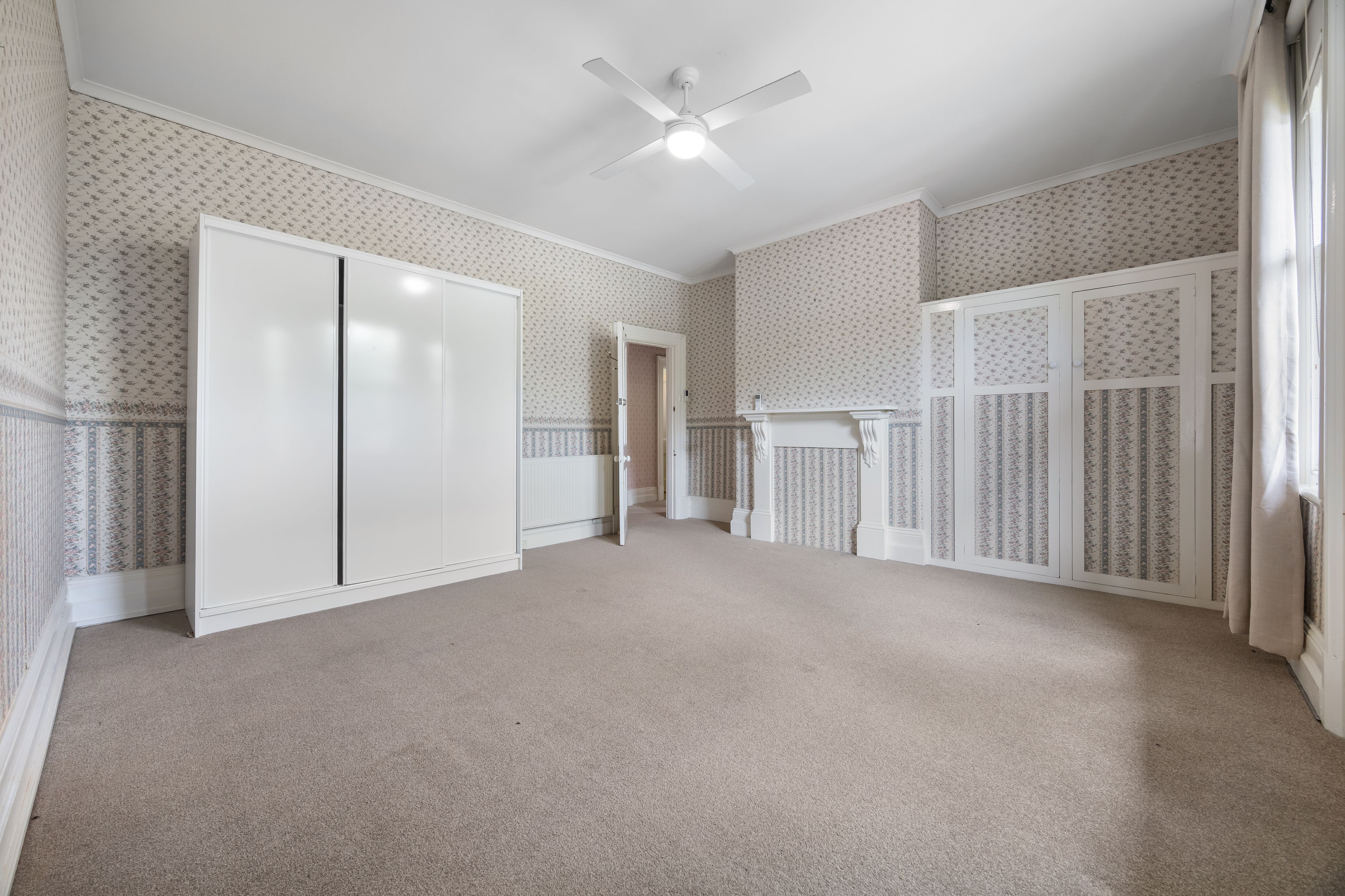 1307 Sturt Street — photo 7 of 15