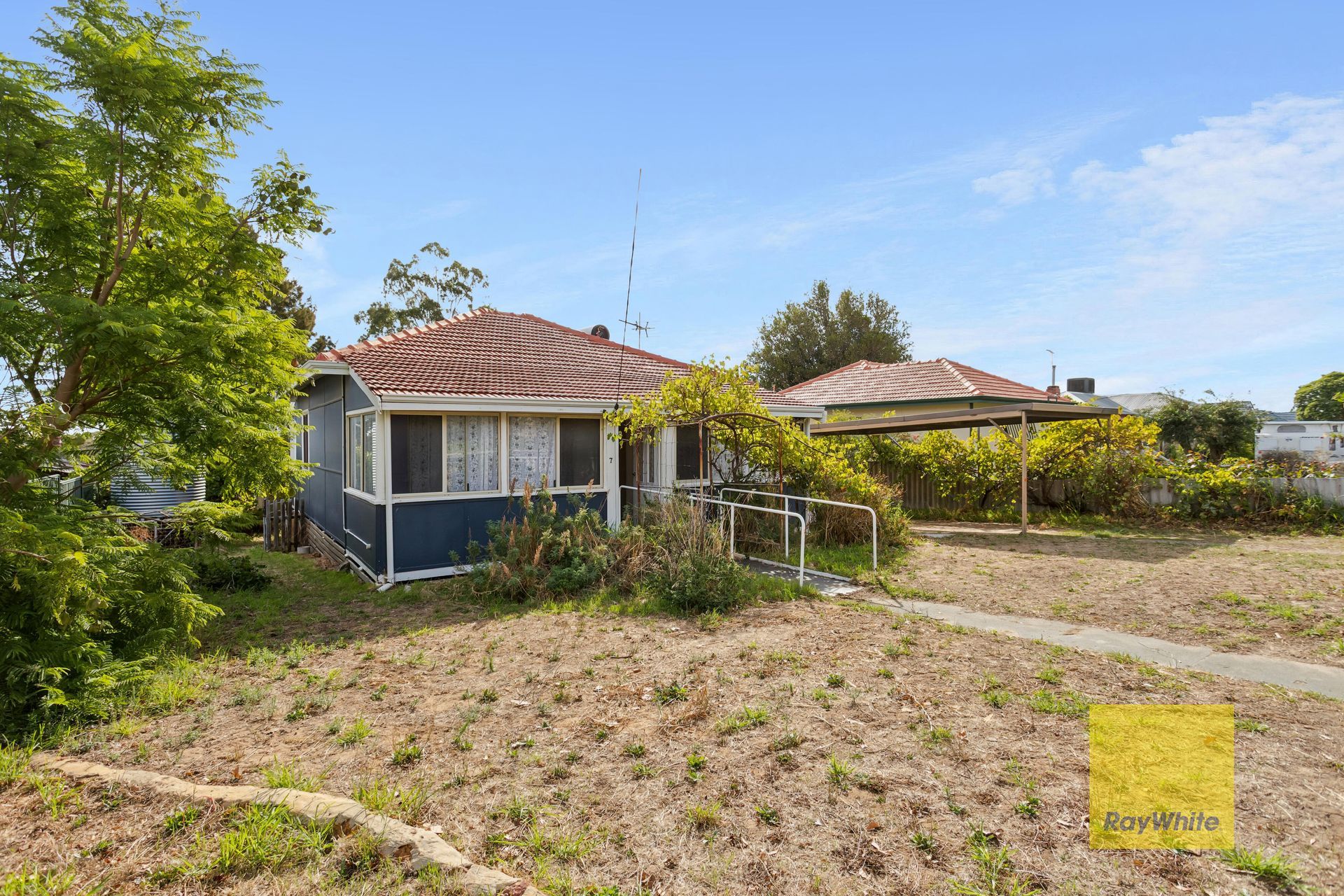 7 Jinda Road, Koongamia, WA 6056