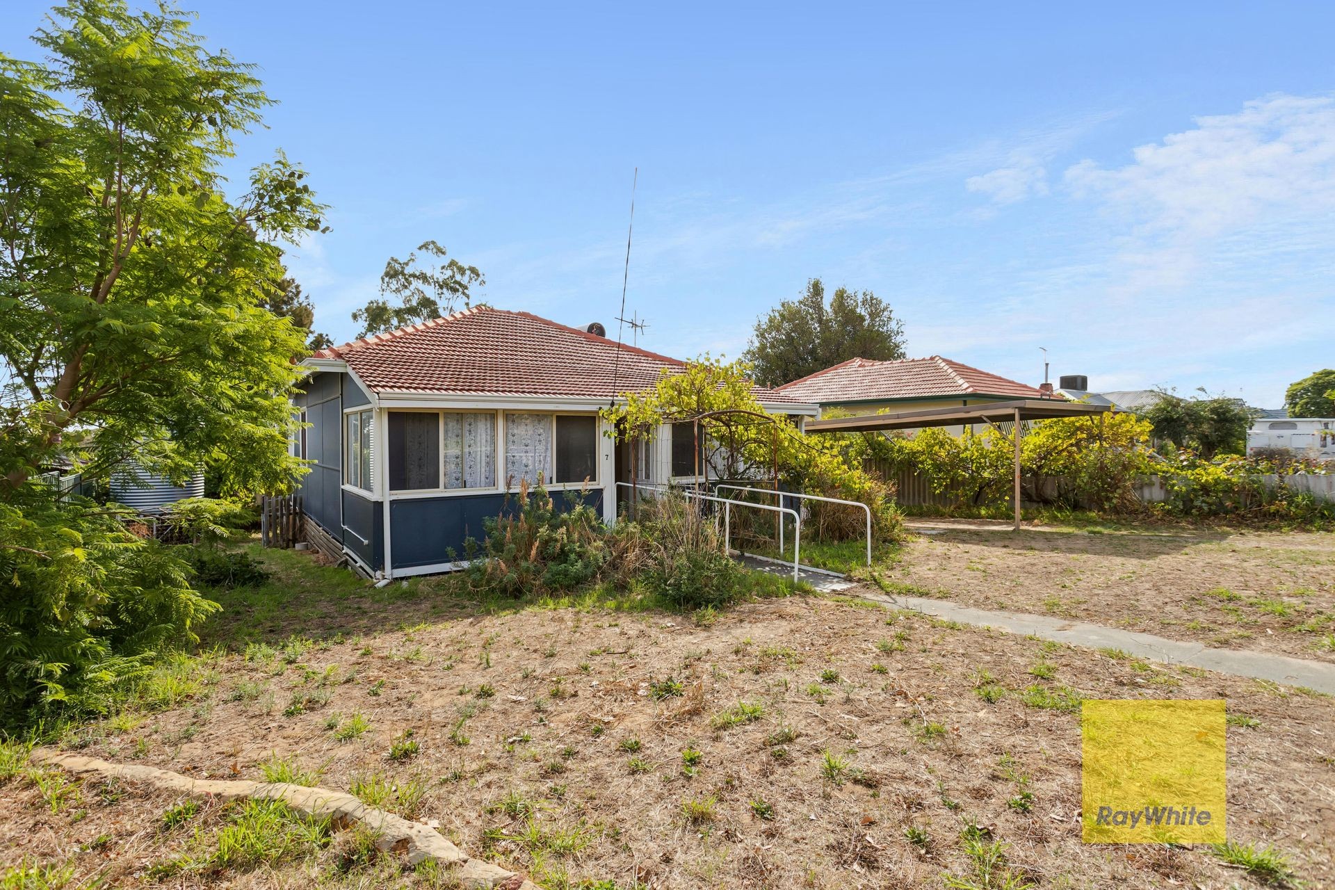 7 Jinda Road, Koongamia, WA 6056