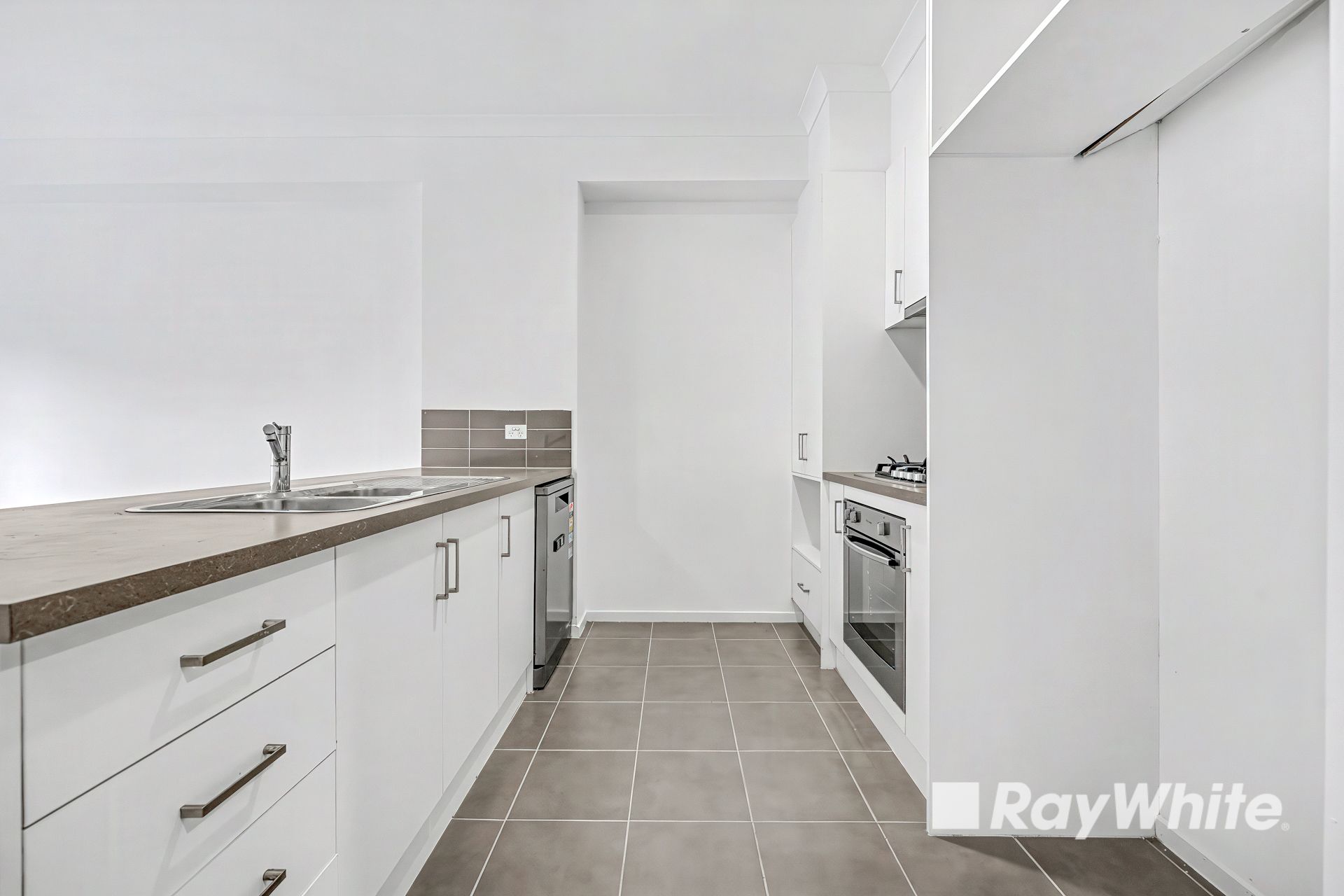 31 Alex Scott Way — photo 3 of 14