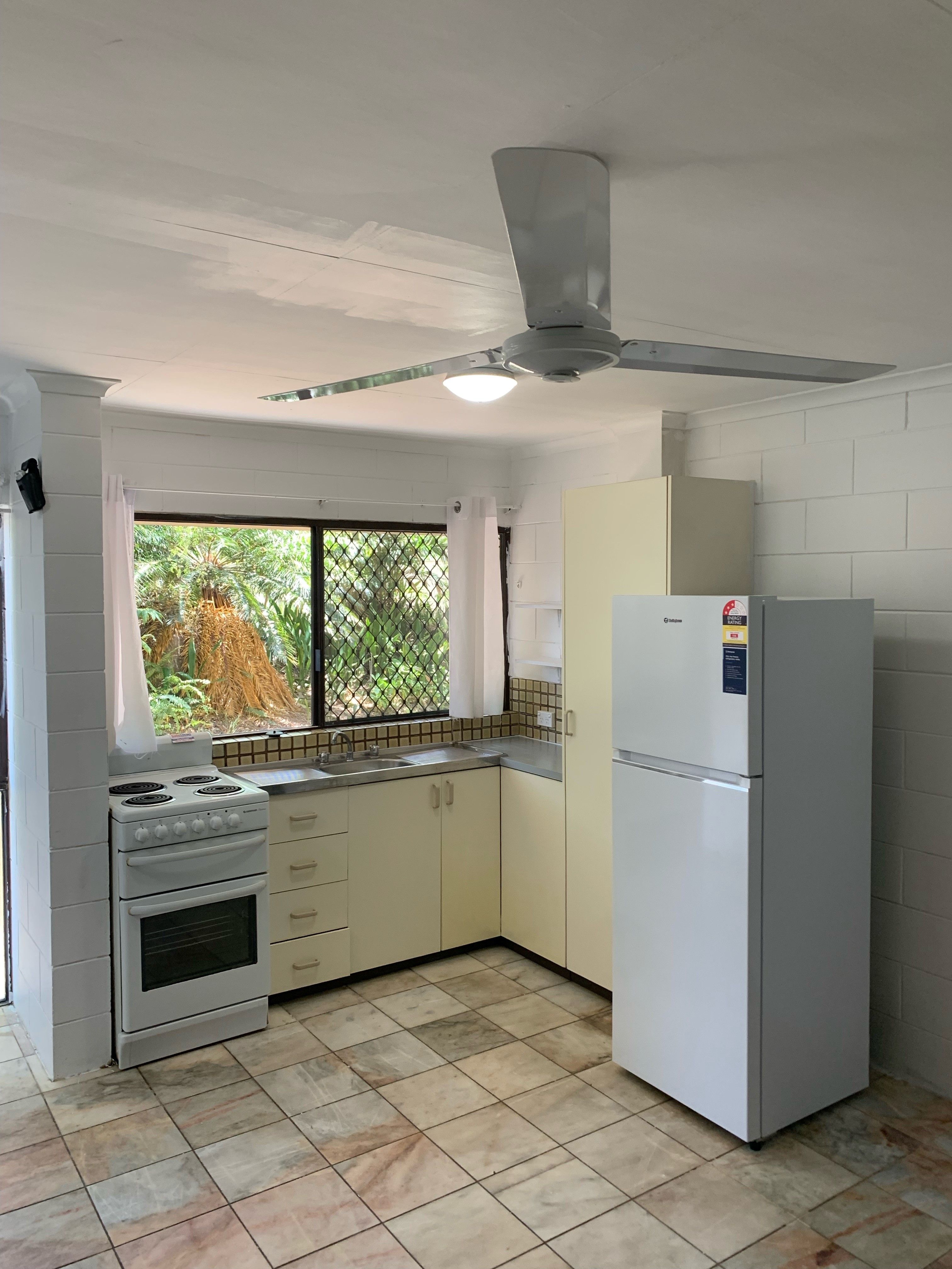 2/5-9 Fisk Street, Westcourt, QLD 4870