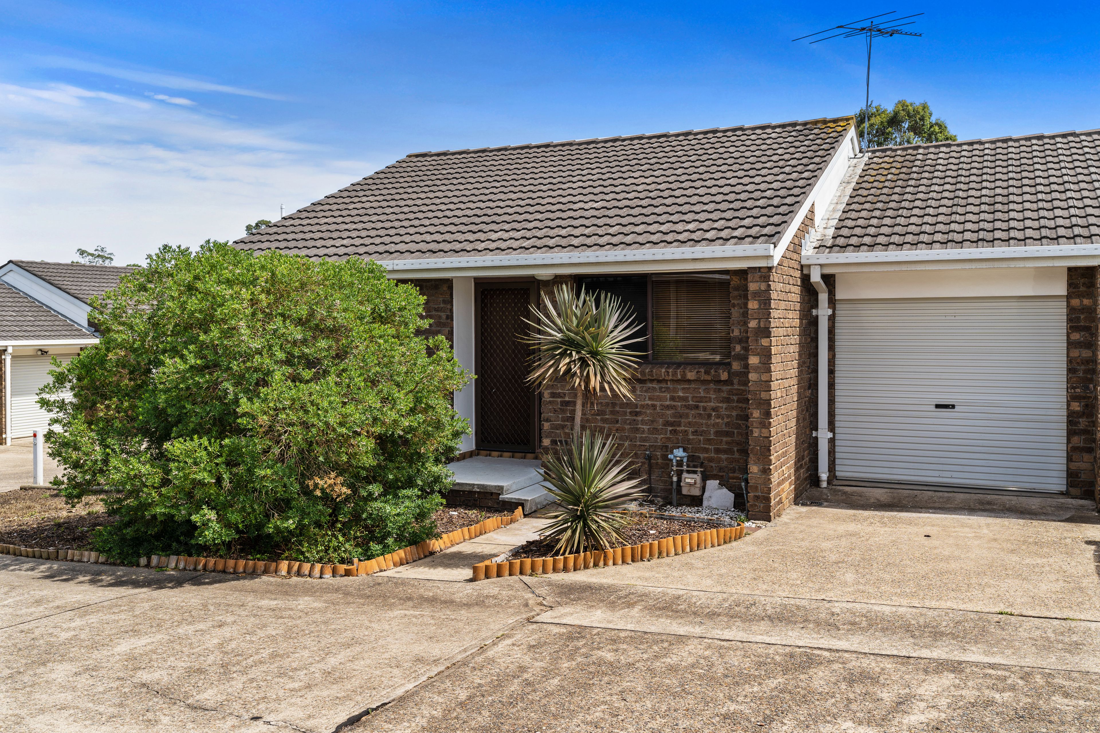 16 Bensley Road, Macquarie Fields NSW 2564