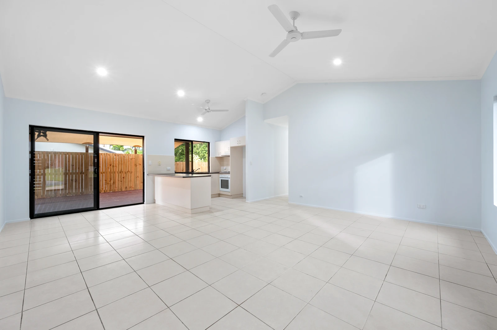 1/17 Sanctuary Avenue, Jubilee Pocket, QLD 4802