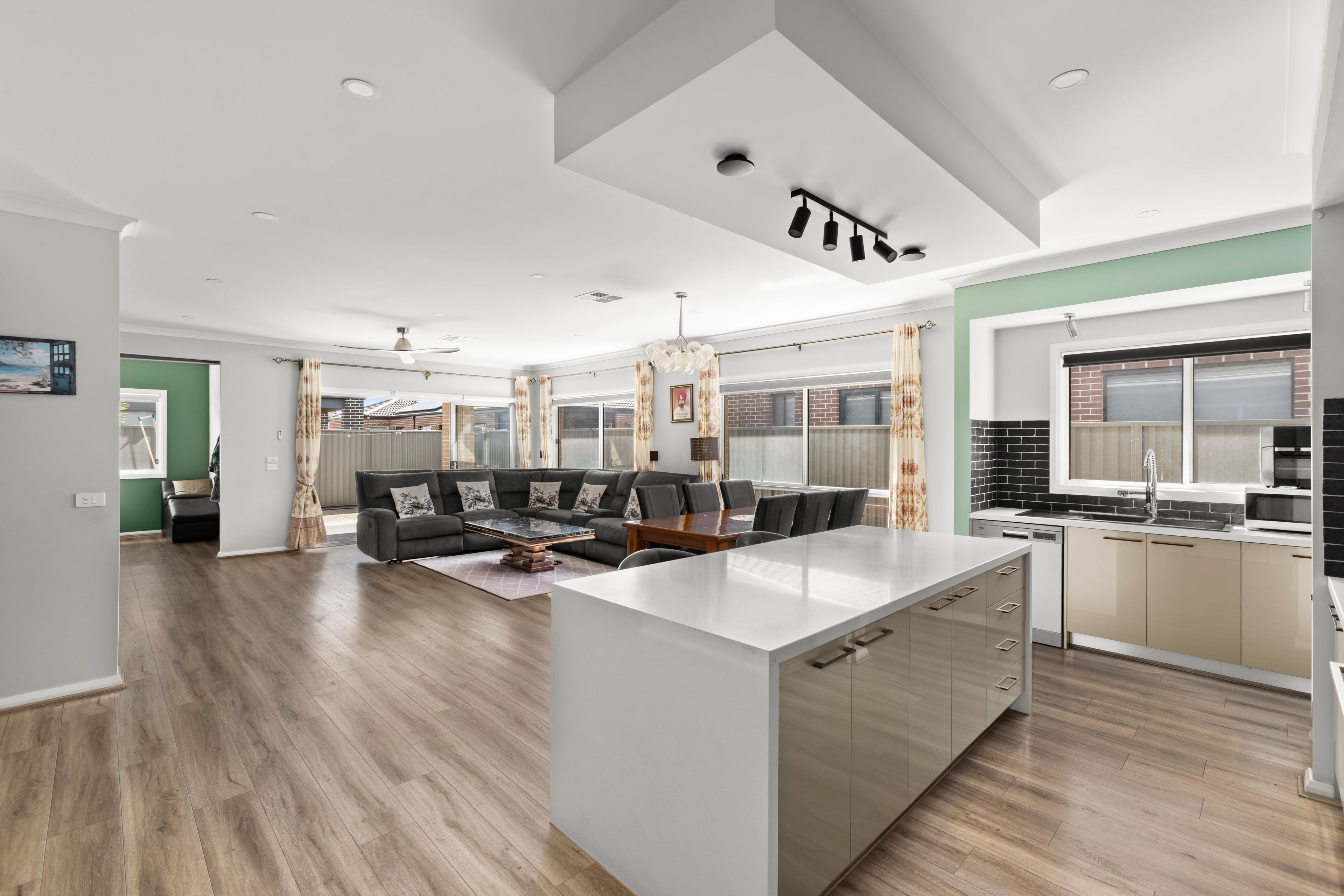 54 Canterbury Road West — photo 3 of 17