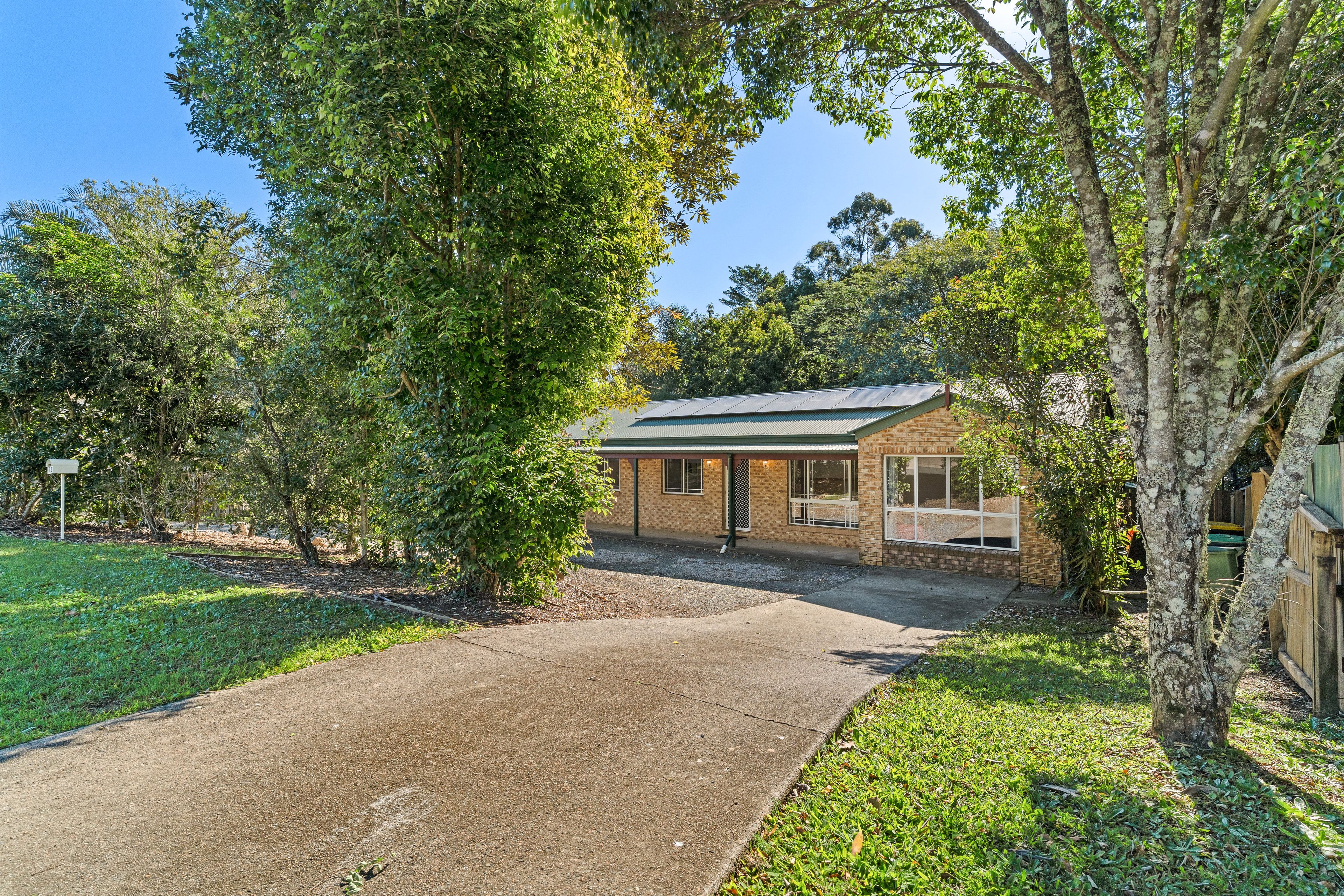 10 Clearview Drive, Glass House Mountains QLD 4518