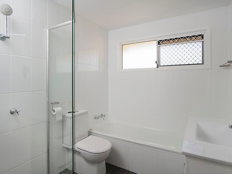 35 Sedgemoor Street, Stafford Heights, QLD 4053