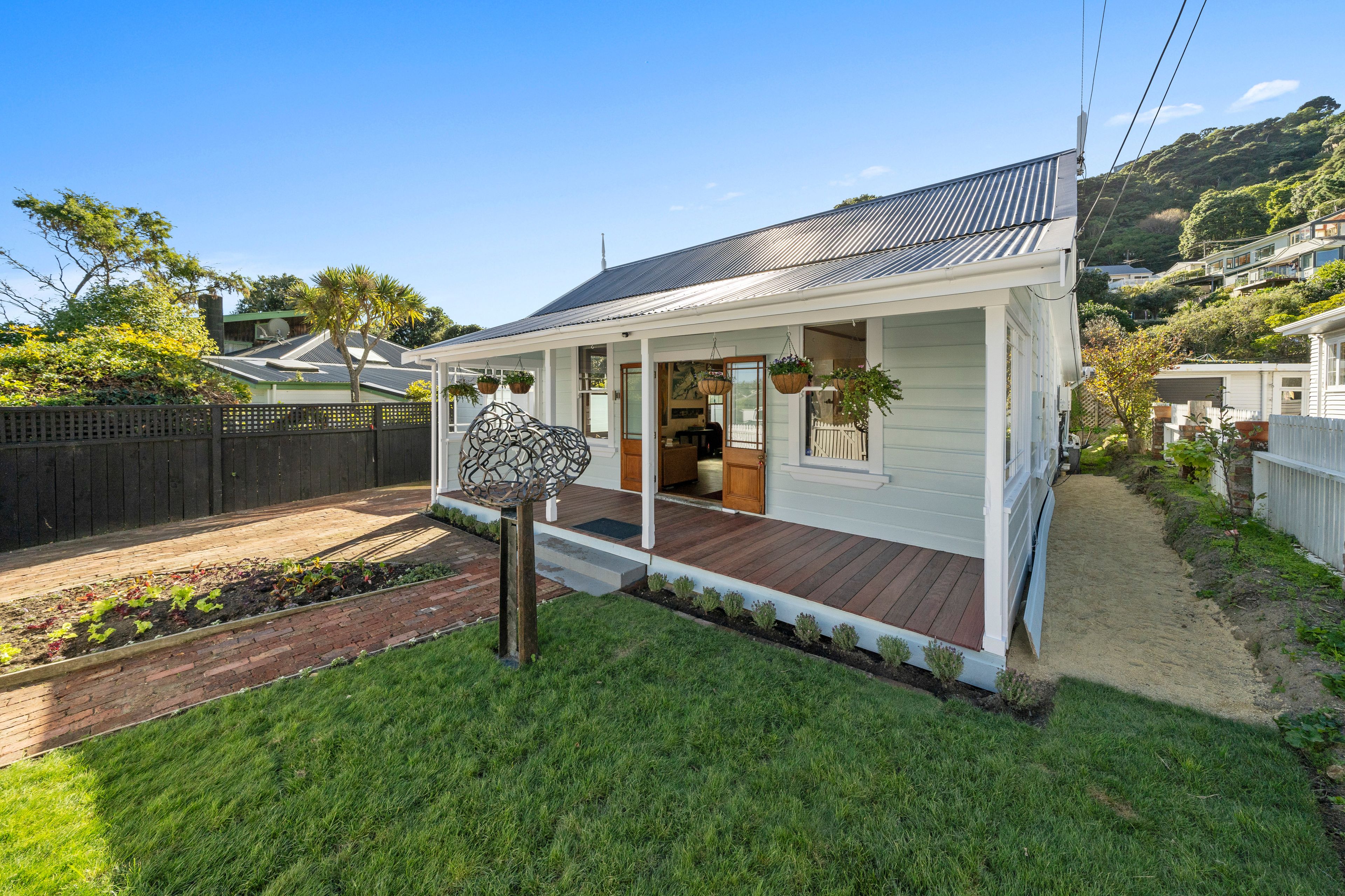 1 Totara Street, Eastbourne, Lower Hutt City