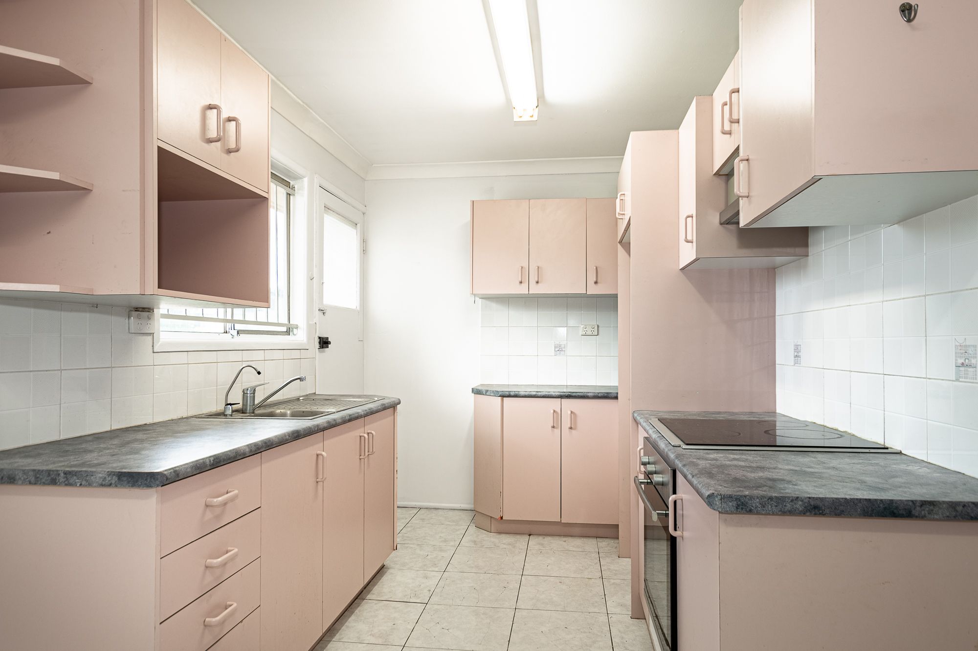 12 Ashton Street, Kingston, QLD 4114