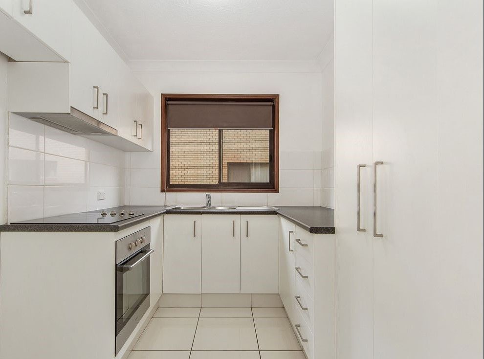2/14 Brighton Street, Labrador, QLD 4215