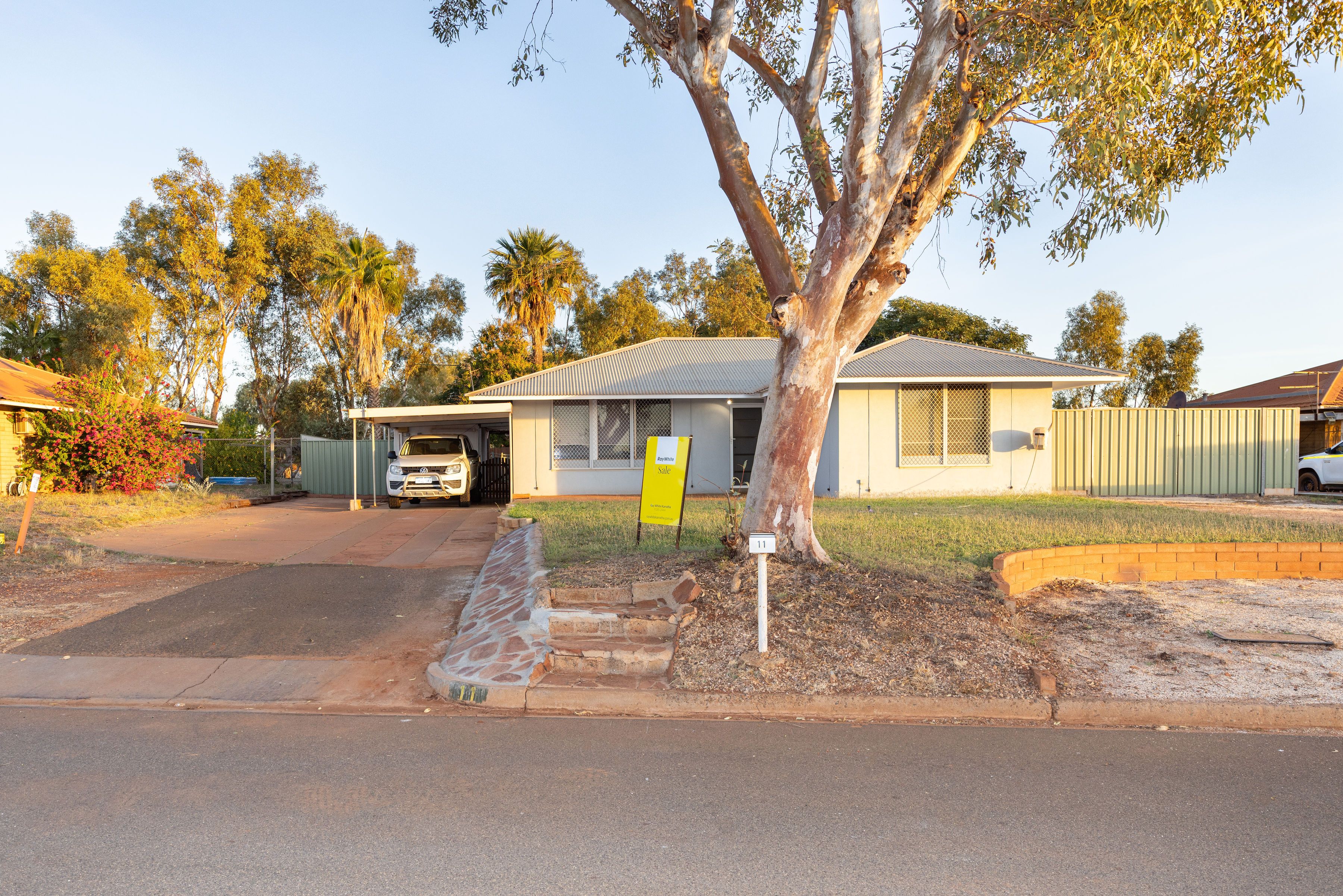 11 Robe Crescent, Dampier, WA 6713