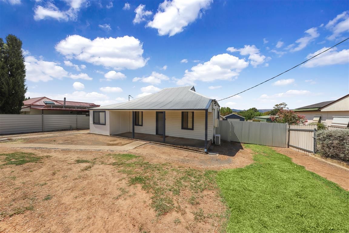 92 Russell Street, Tumut, NSW 2720