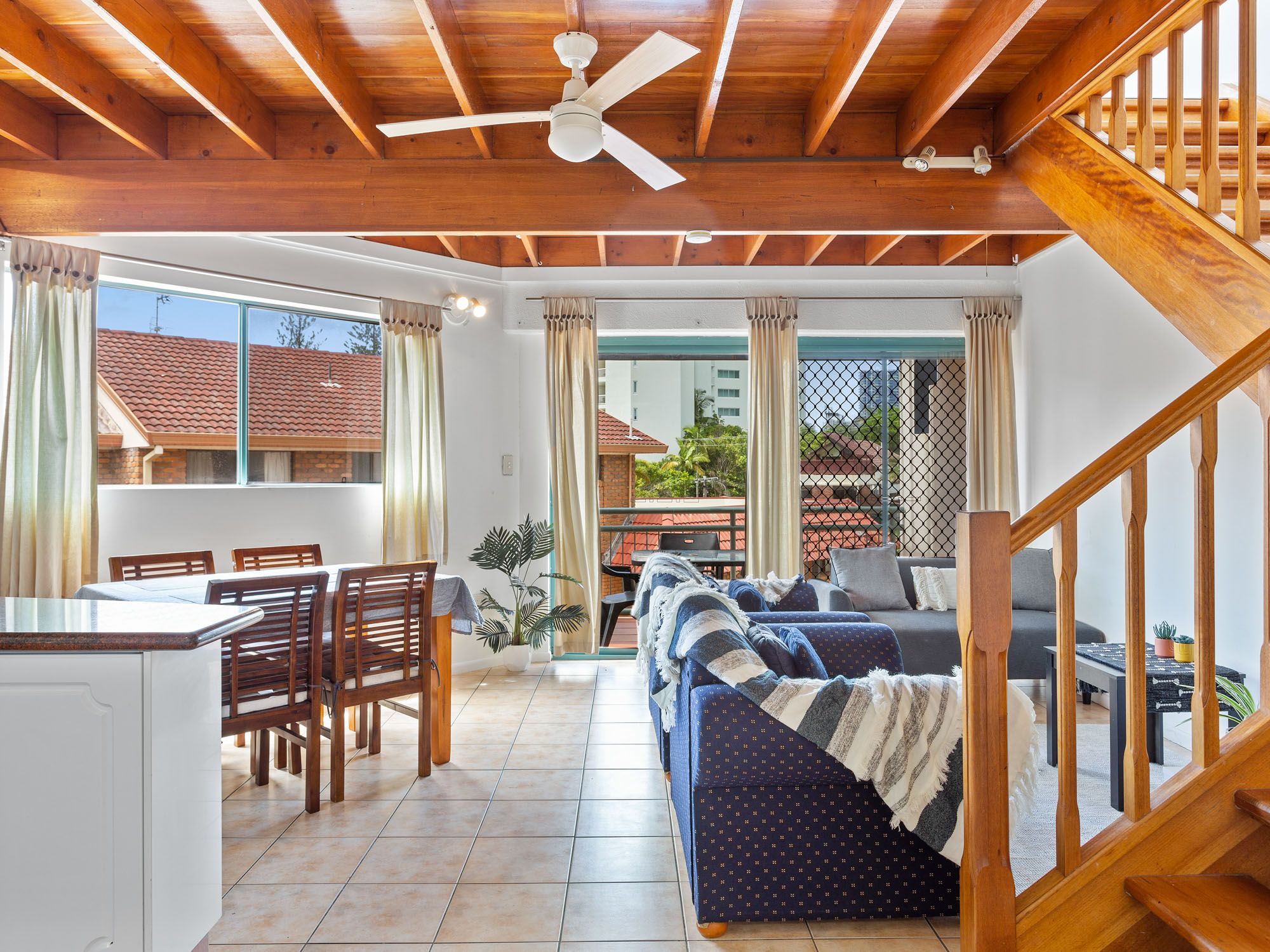 18/7-9 Robert Street, Labrador, QLD 4215