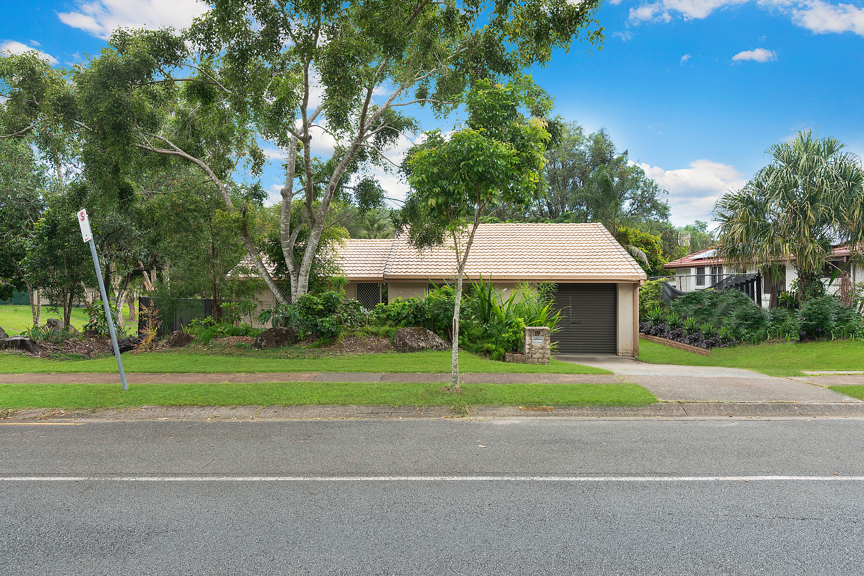19 Studio Drive, Oxenford, QLD 4210