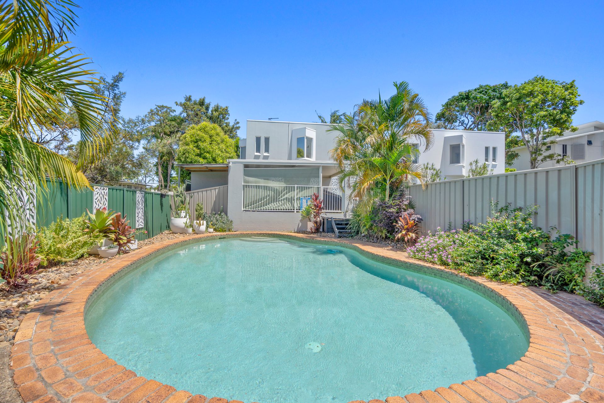 17 Thelma Avenue, Biggera Waters QLD 4216