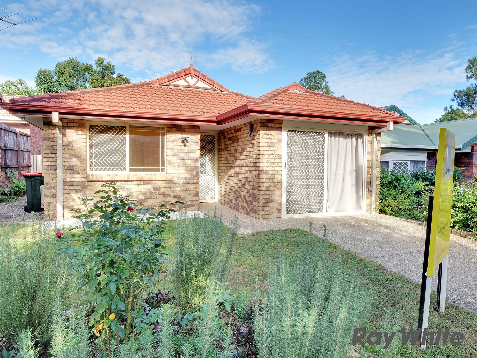5 Robusta Place, Forest Lake, QLD 4078