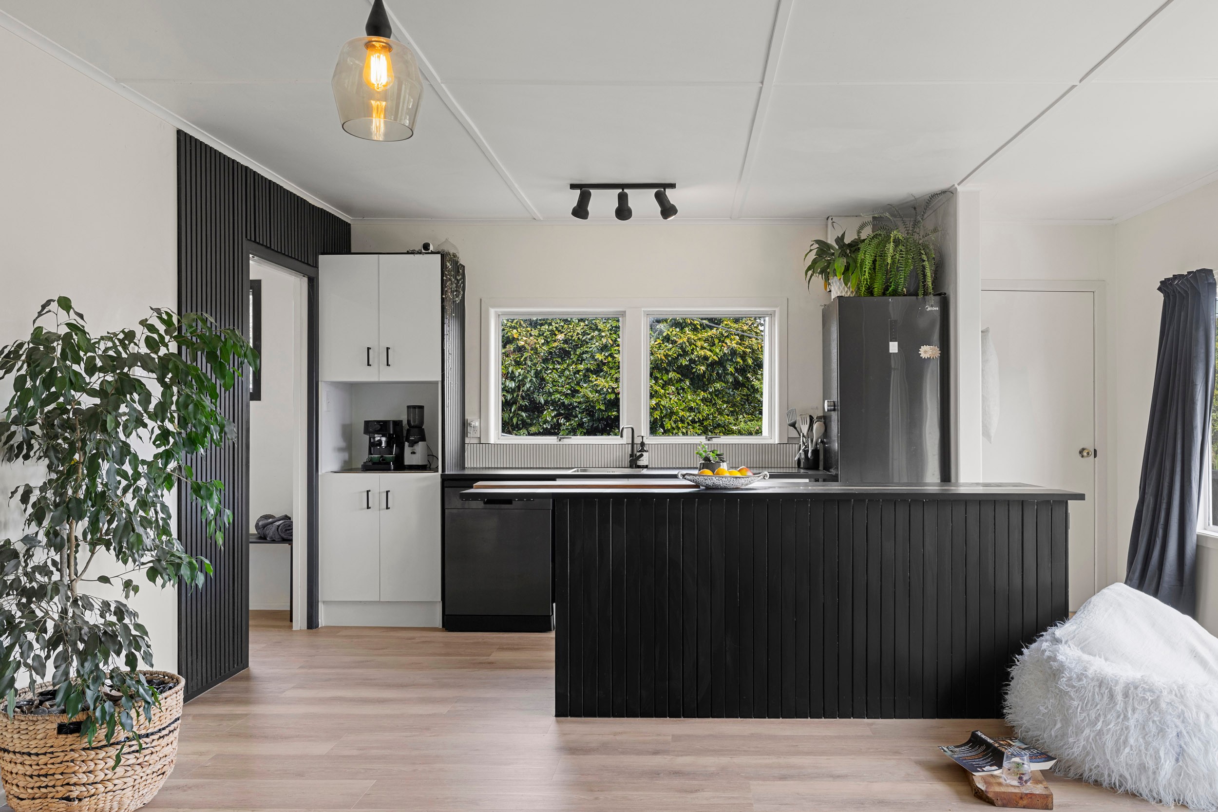 4 Simon Road, Raglan, Waikato District