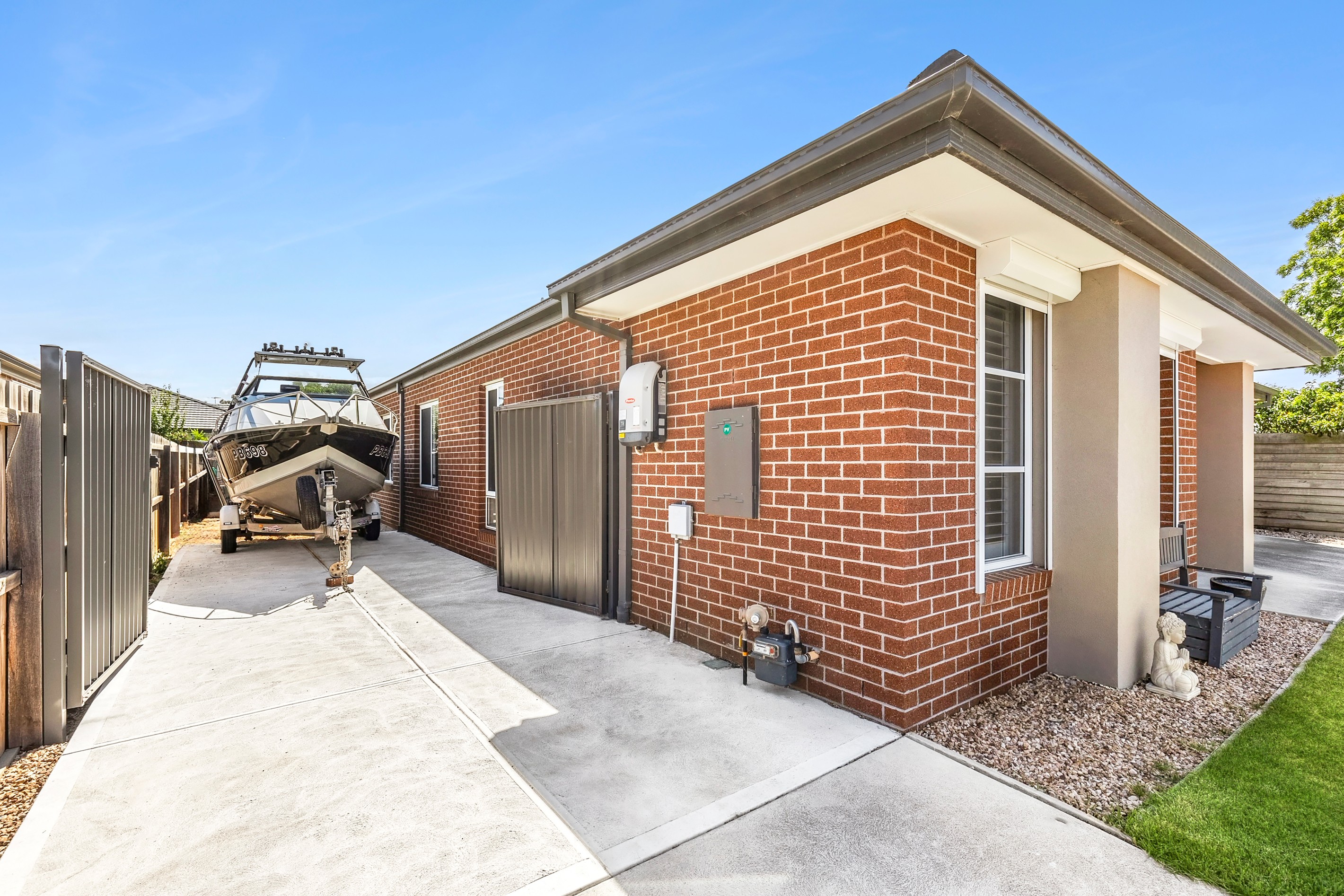 18 Phalaris Park Drive, LOVELY BANKS, VIC 3213