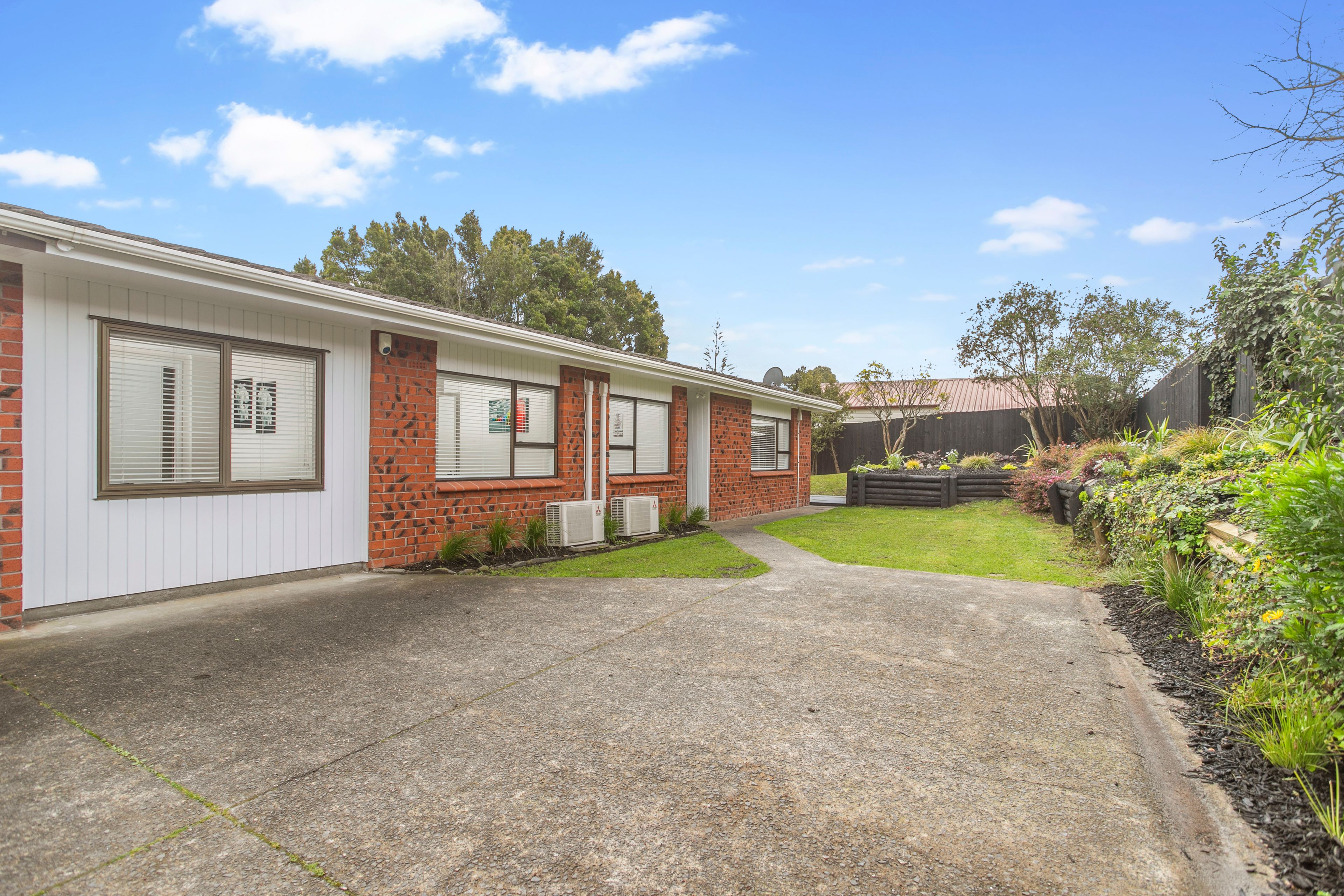 2/303a Great North Road, Henderson, Waitakere City