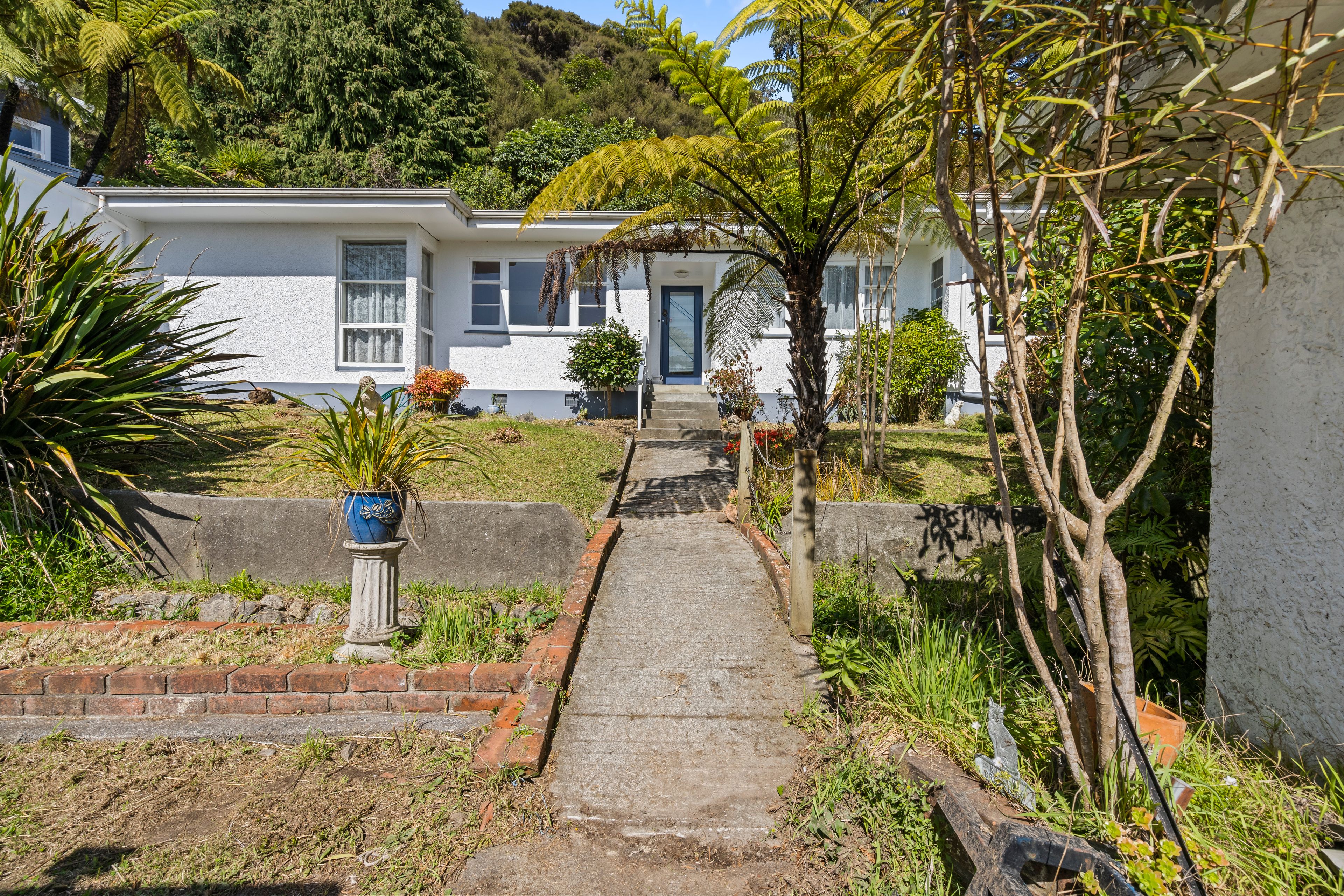 1 Coast Road, Wainuiomata, Lower Hutt City 5014 Sold House Ray