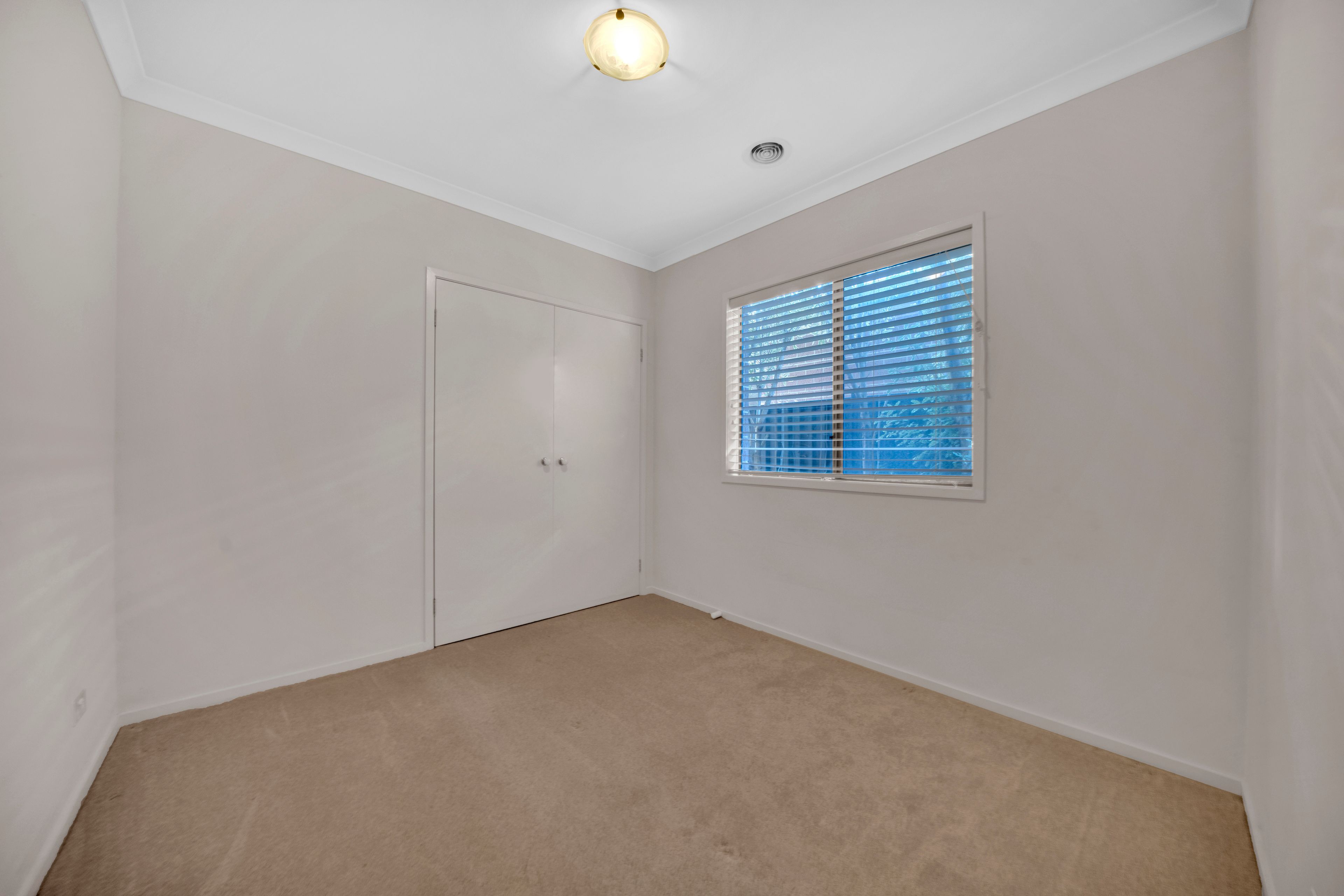 28 Lockhart Street — photo 11 of 17