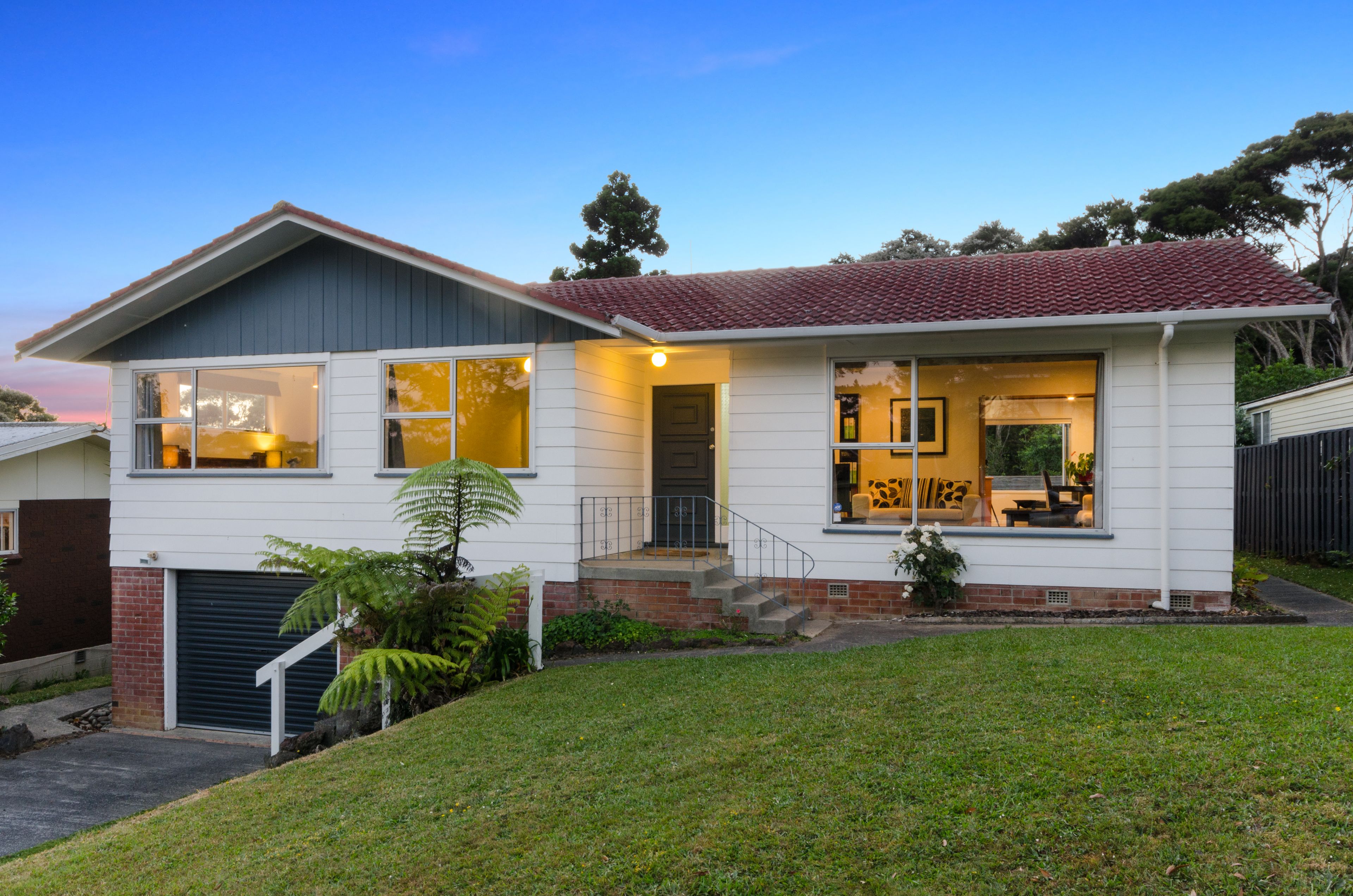 53 Easton Park Parade, Glenfield, North Shore City