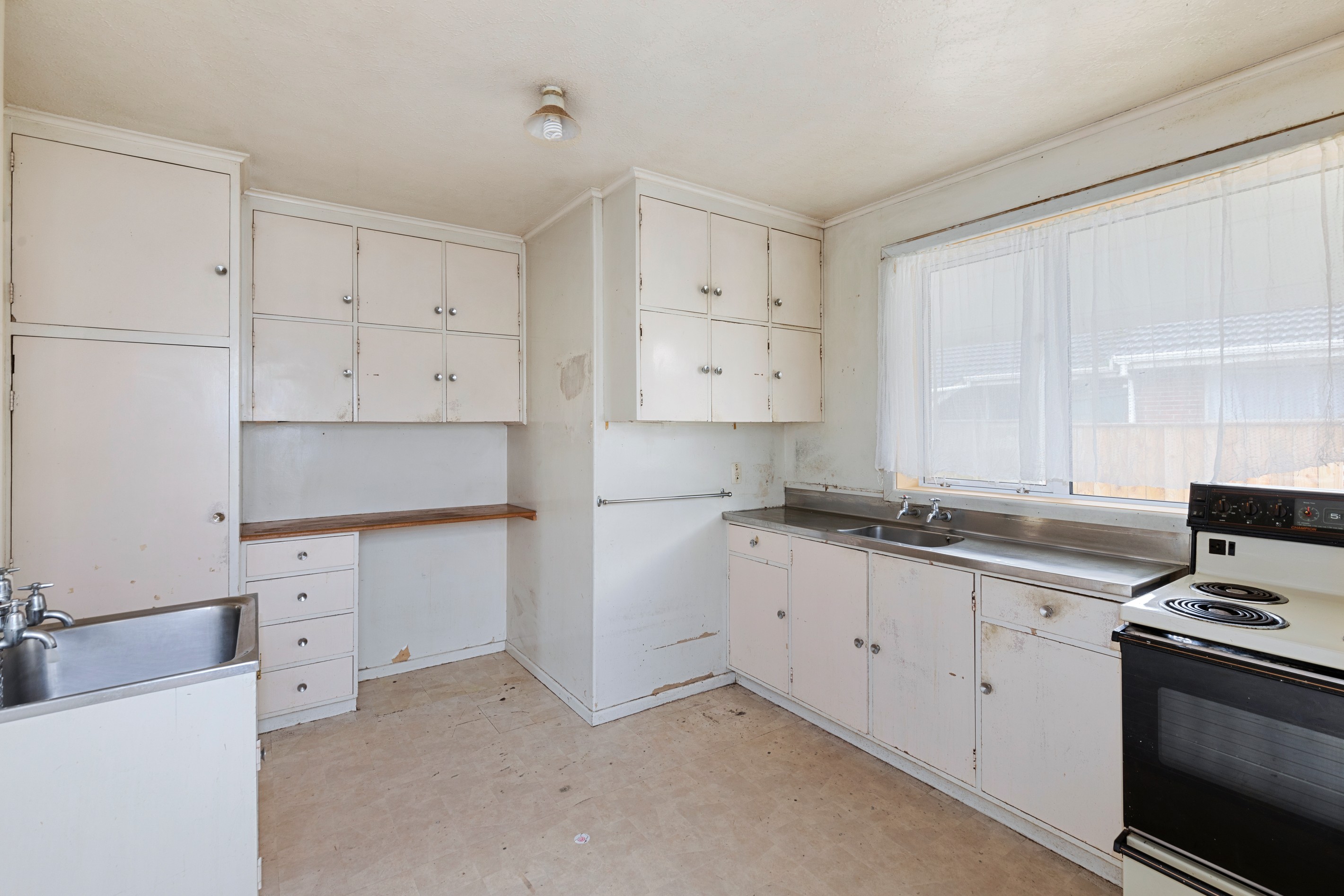 1/3 Amberley Grove, Lower Hutt, Lower Hutt City