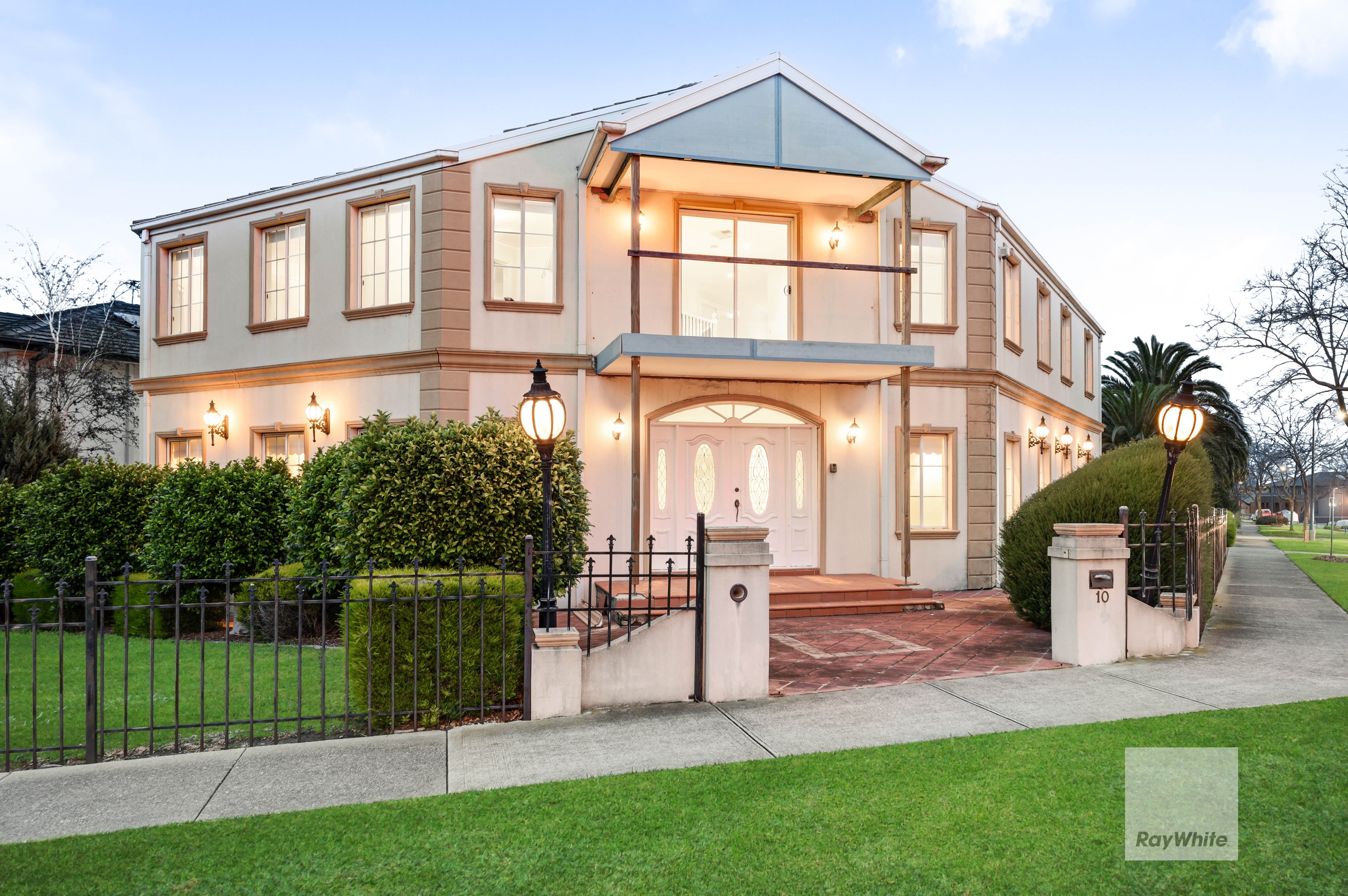 10 Alanbrae Terrace, Attwood, VIC 3049