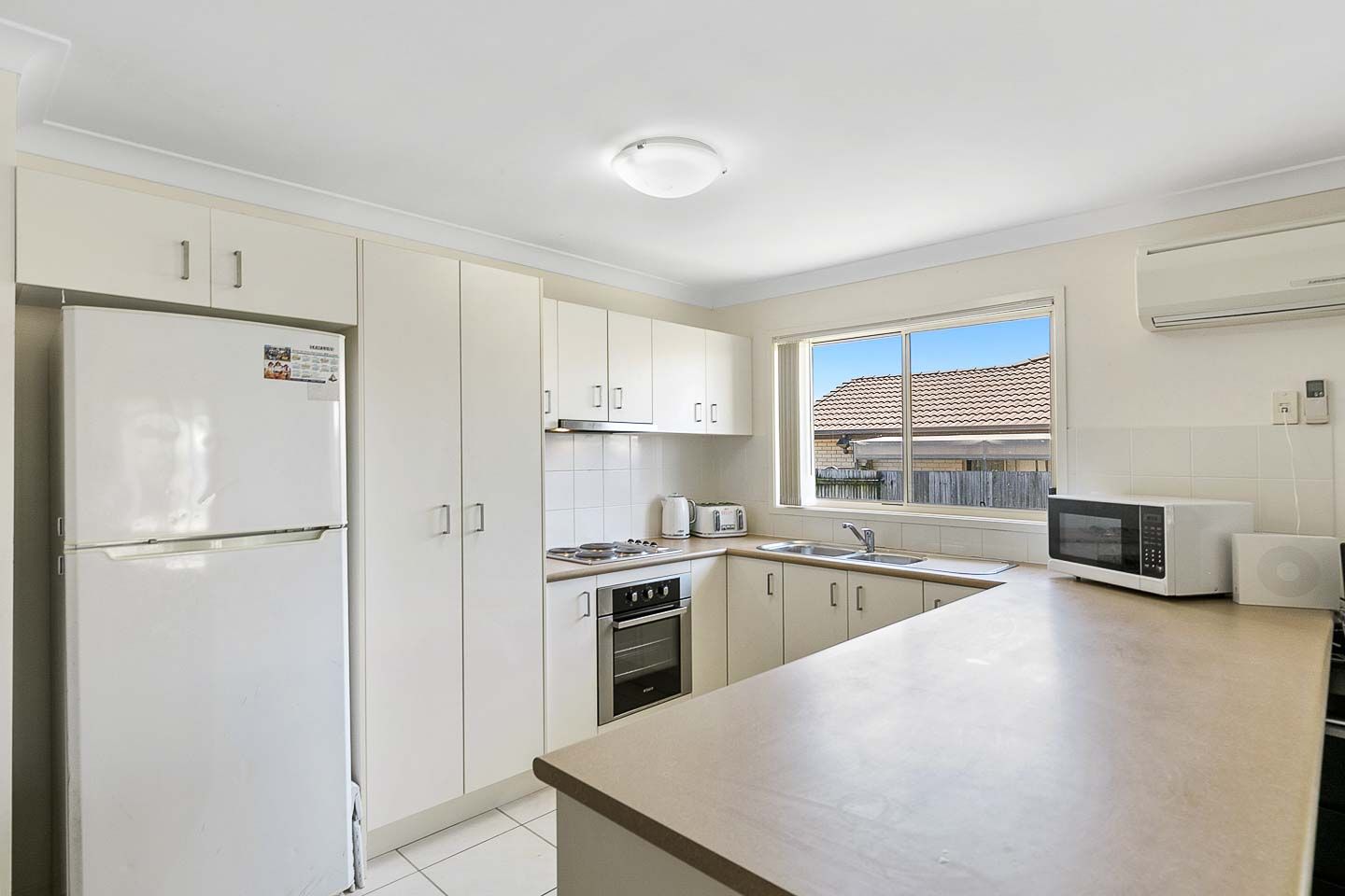 6 Beagle Avenue, Nikenbah, QLD 4655