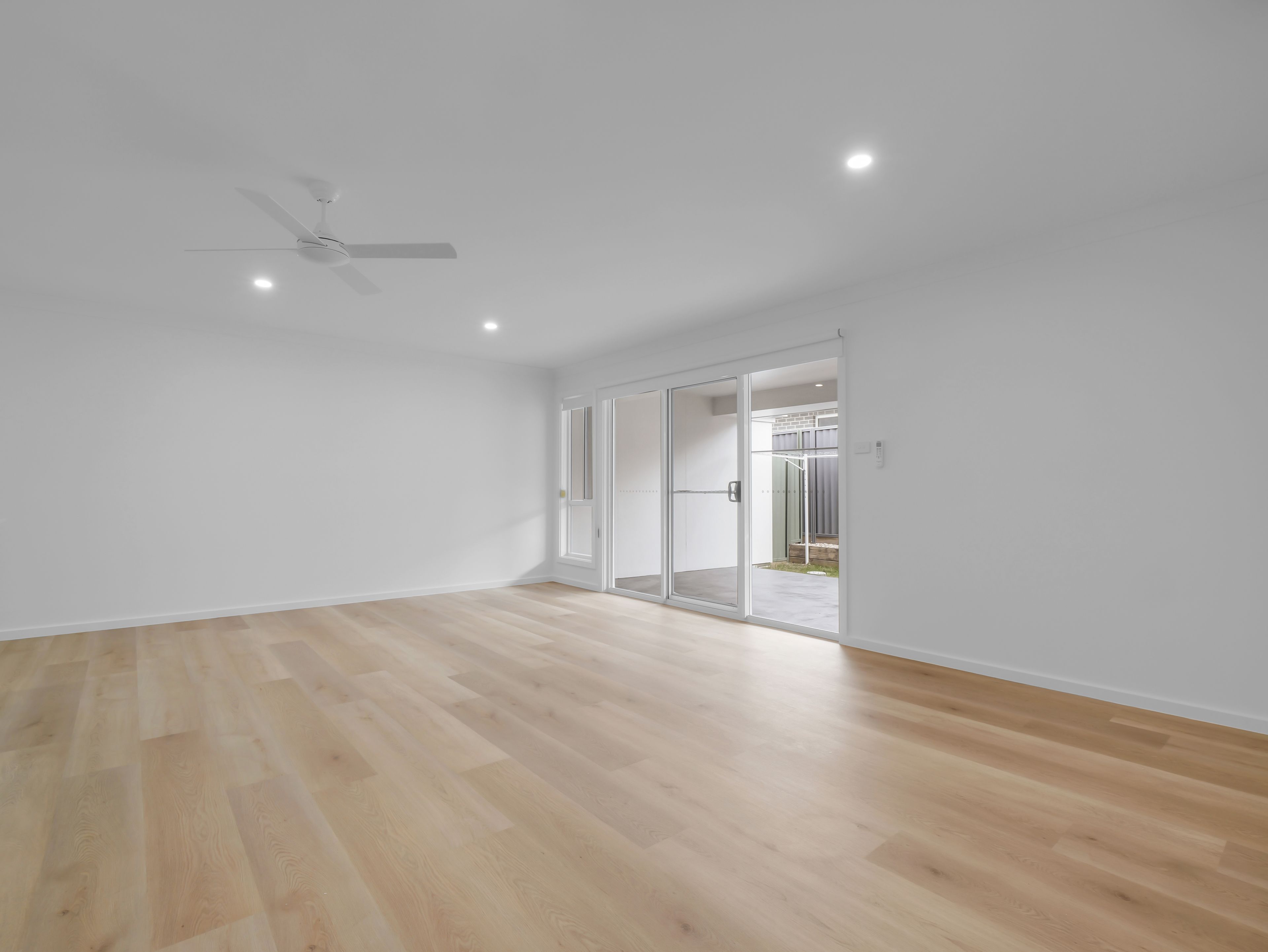 10 Broadaxe Way — photo 4 of 9