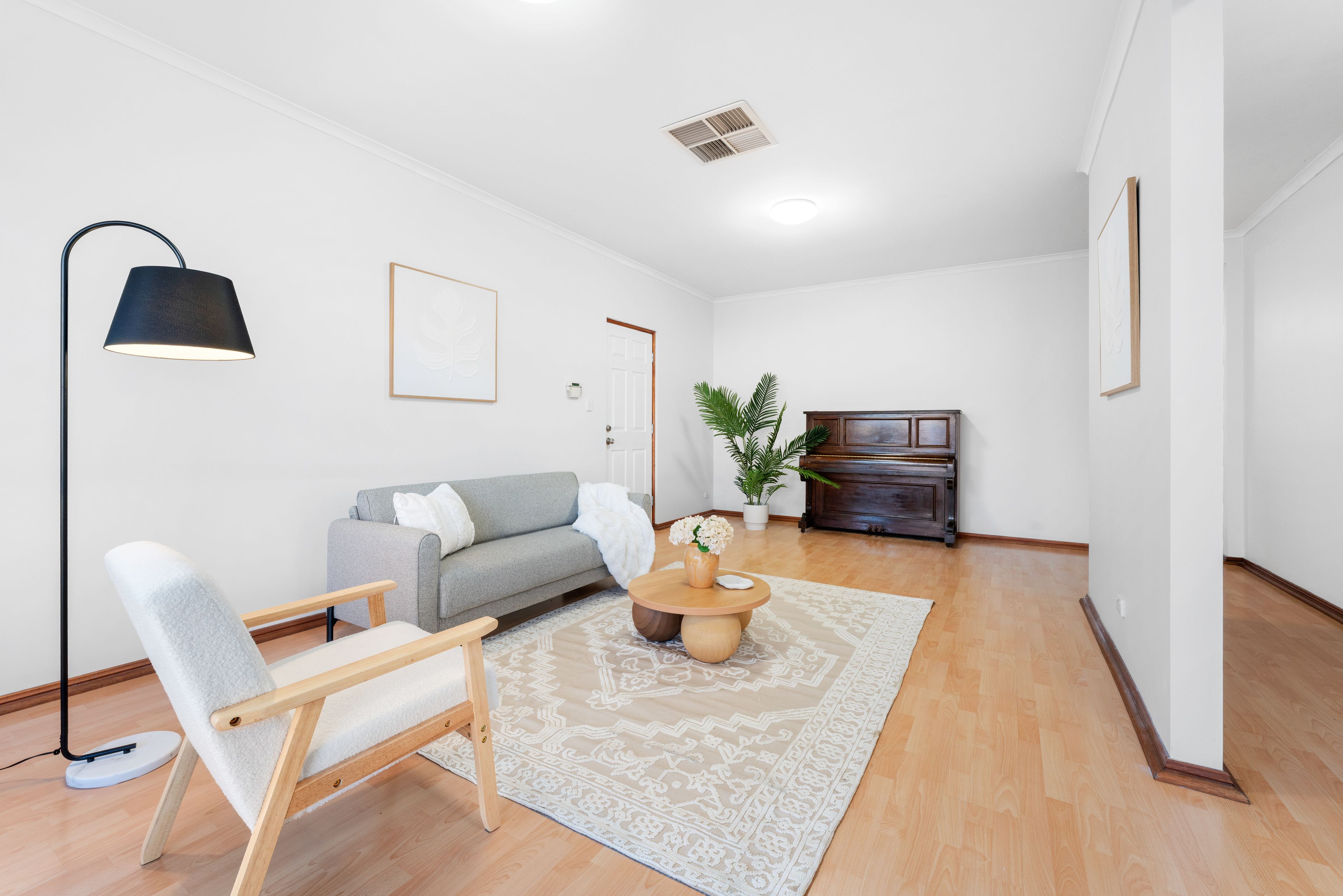 8 Maquarie Street — photo 3 of 19