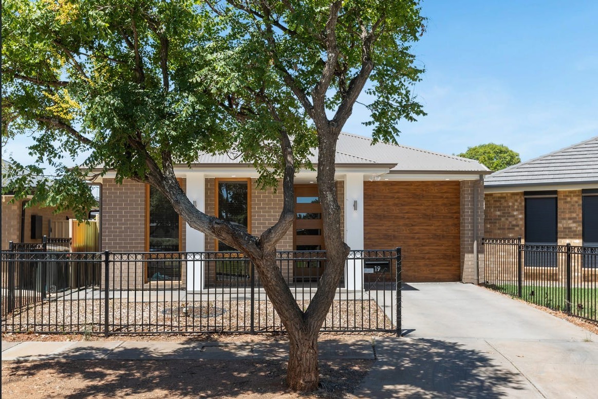 19 Roberts Crescent, Smithfield Plains, SA 5114