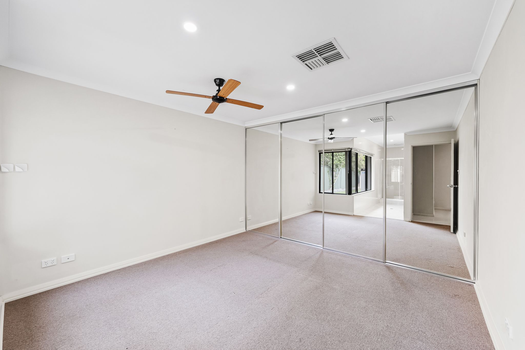 368 Sydenham Street — photo 8 of 23