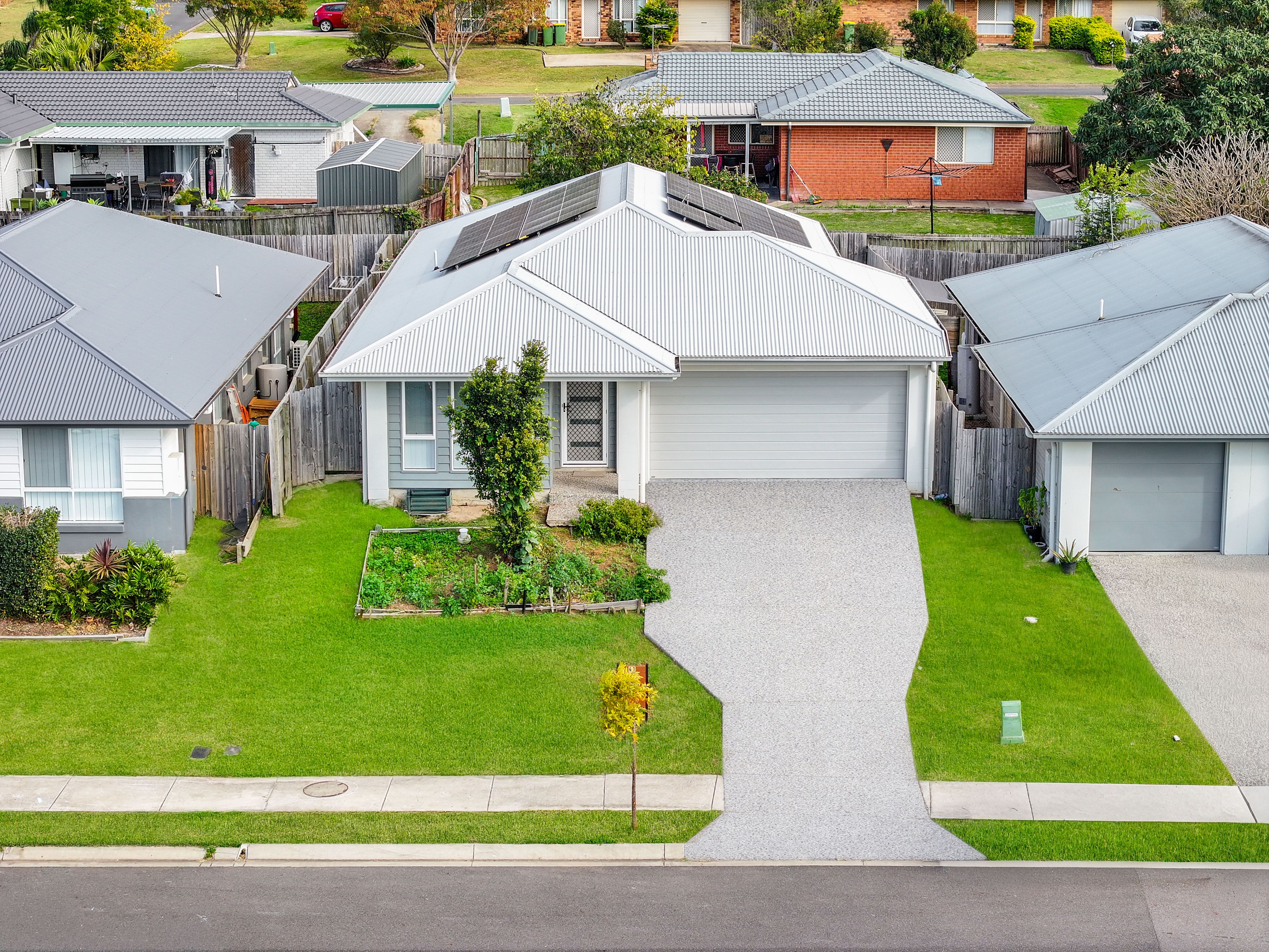 41 Wright Crescent — photo 14 of 18