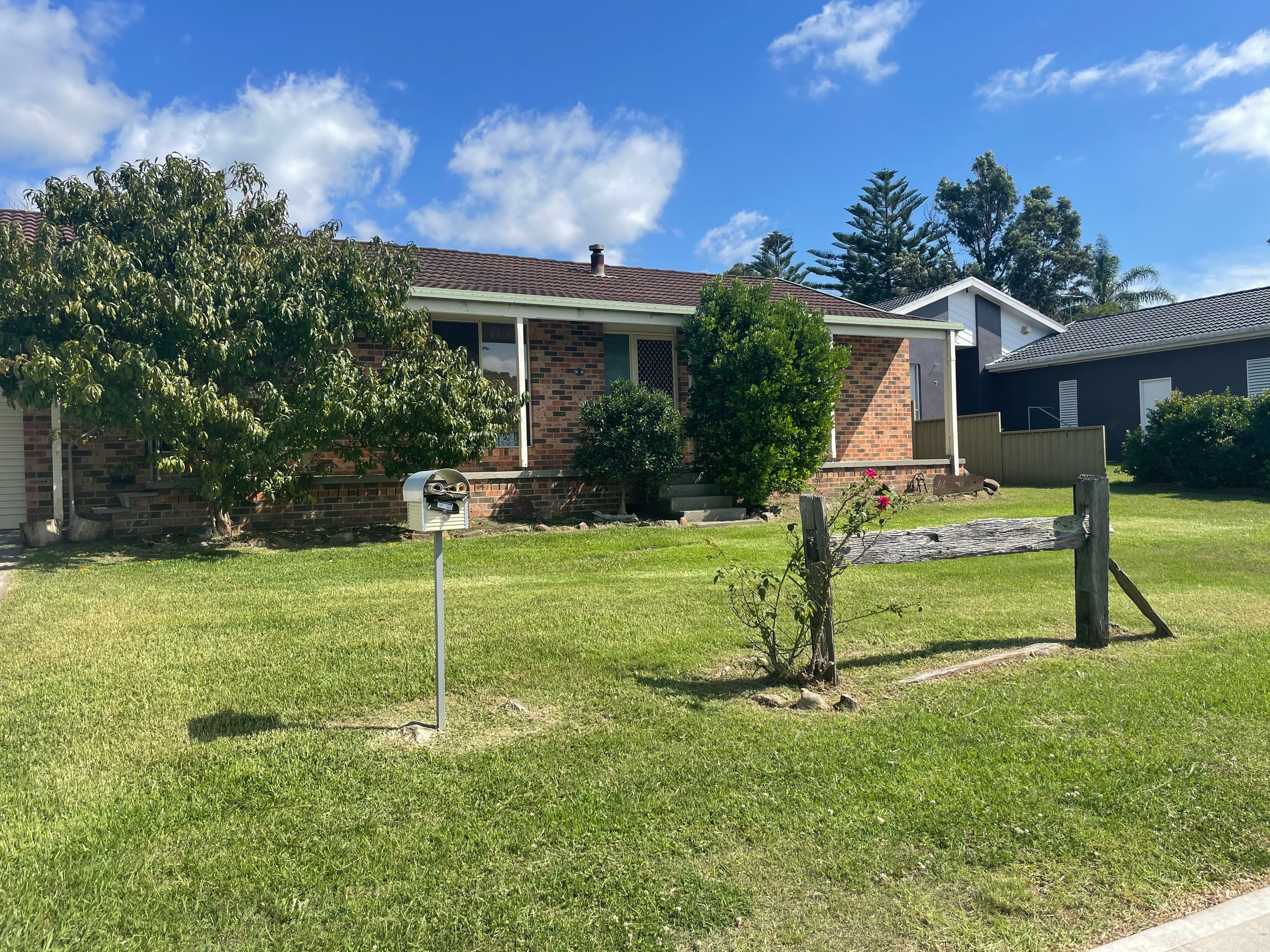 5 Lyndhurst Drive, Bomaderry, NSW 2541