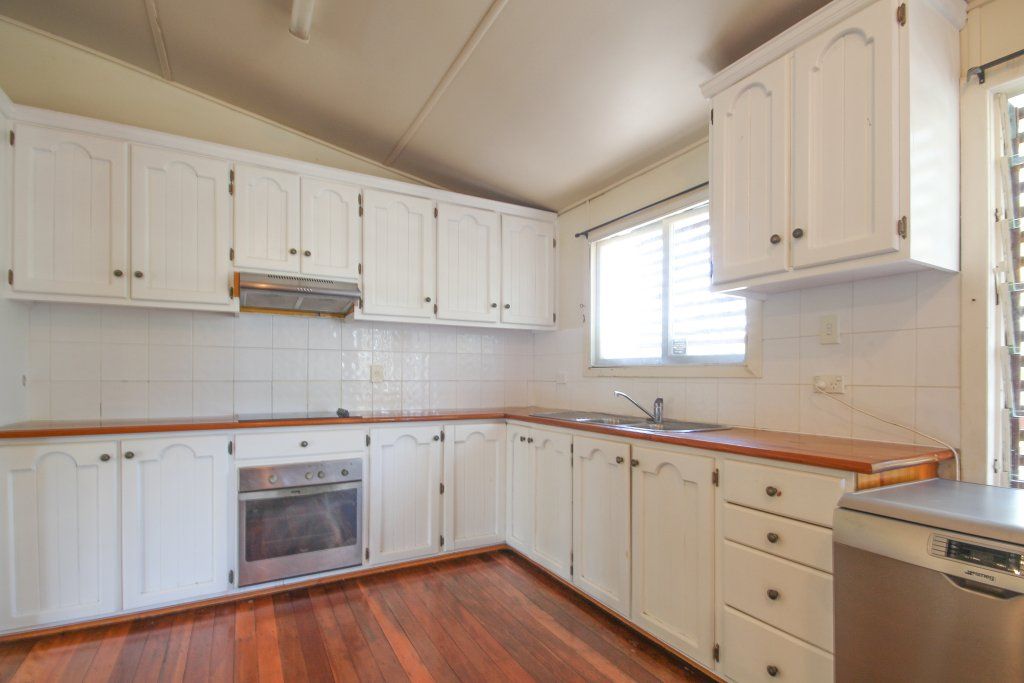 15 GRUNERT Street, Holland Park, QLD 4121