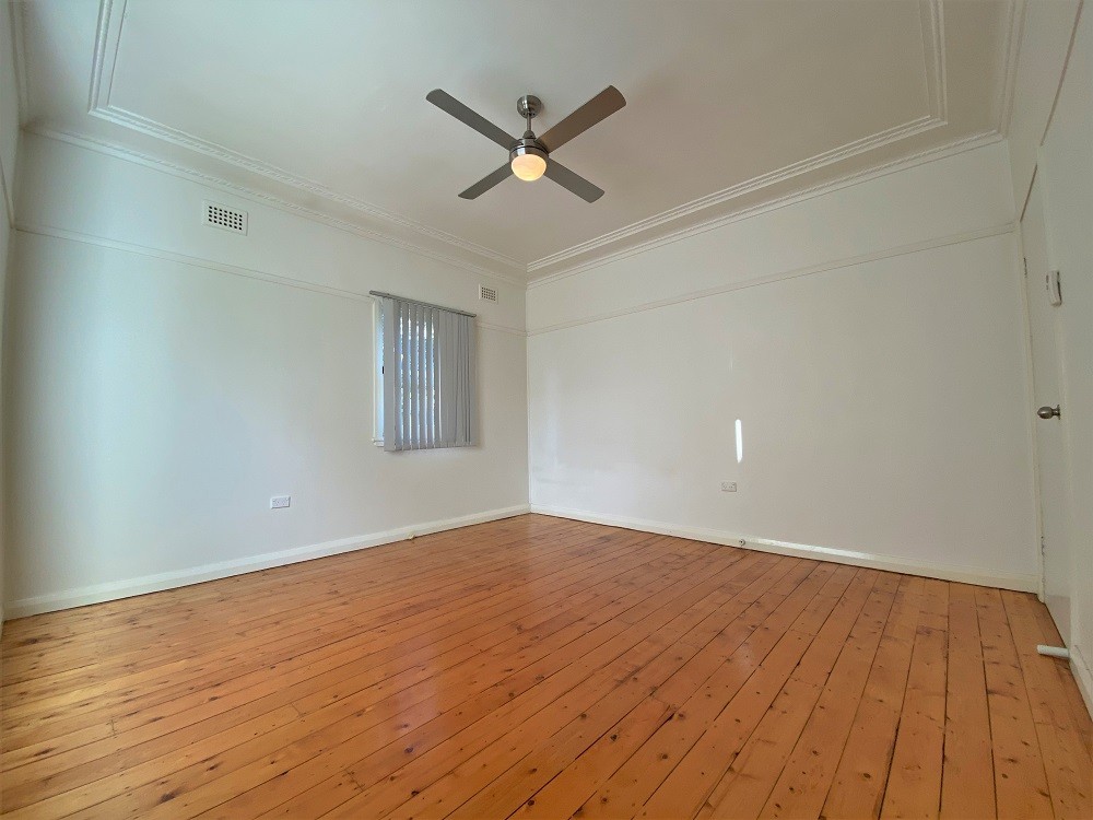 9 Sturt Street, Campbelltown, NSW 2560