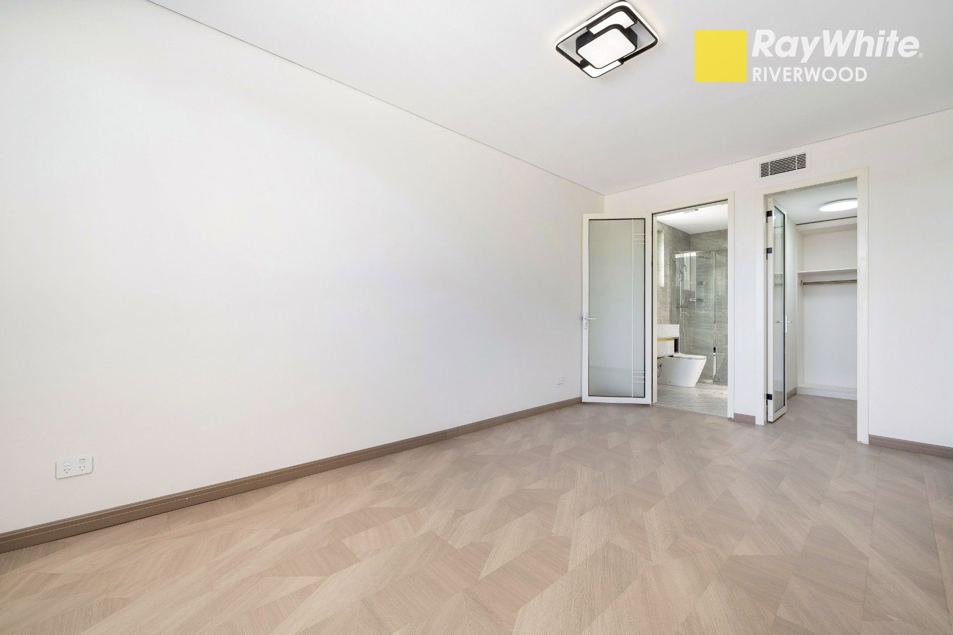 23B Salt Pan Road — photo 9 of 16