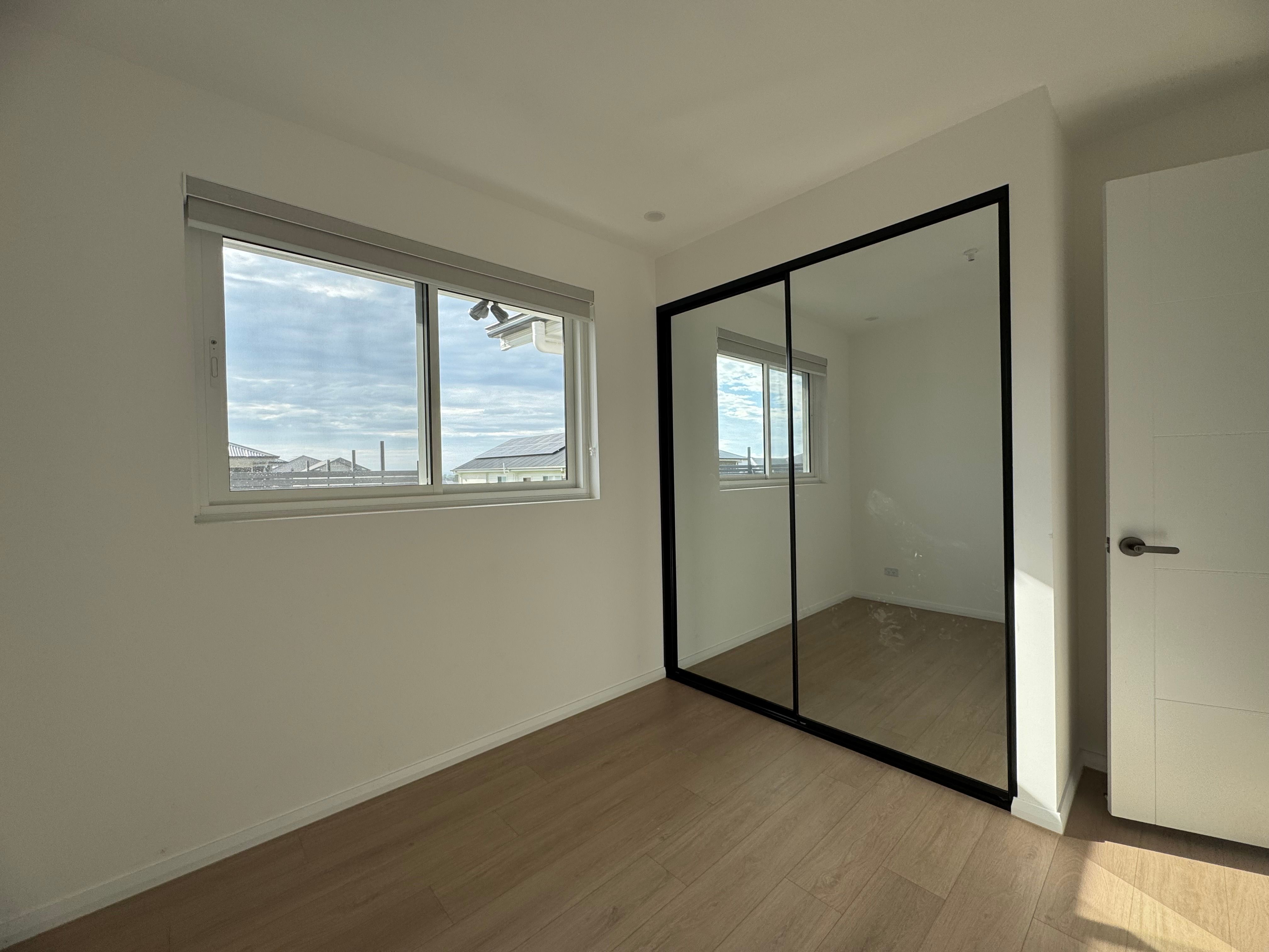 Modern Two-Bedroom Detached Granny Flat In The Acres - Book By Appointment — photo 5 of 9