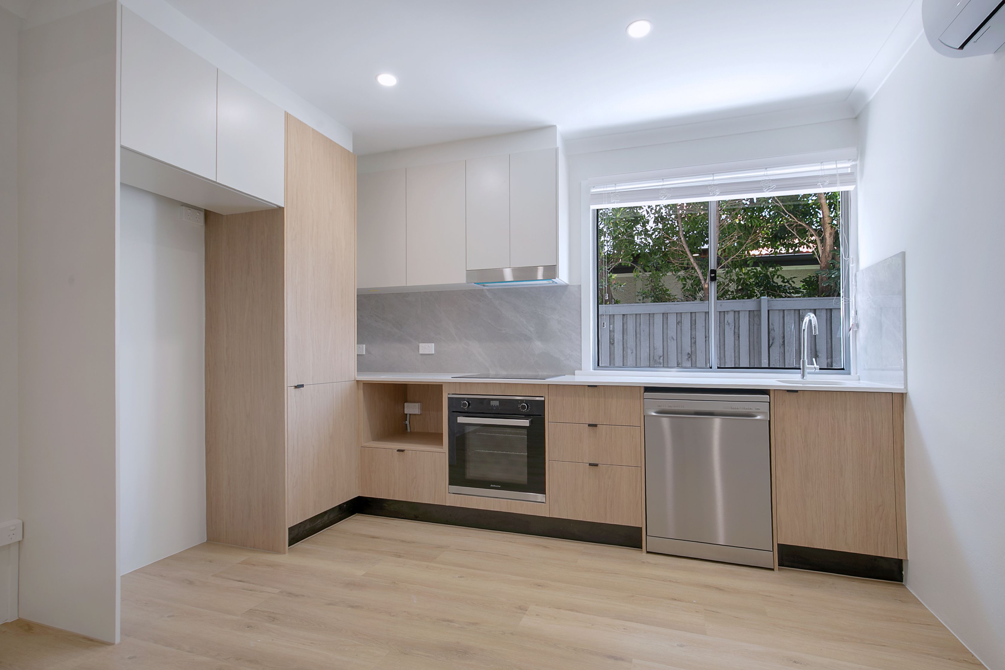 28 Hilda Street — photo 3 of 10