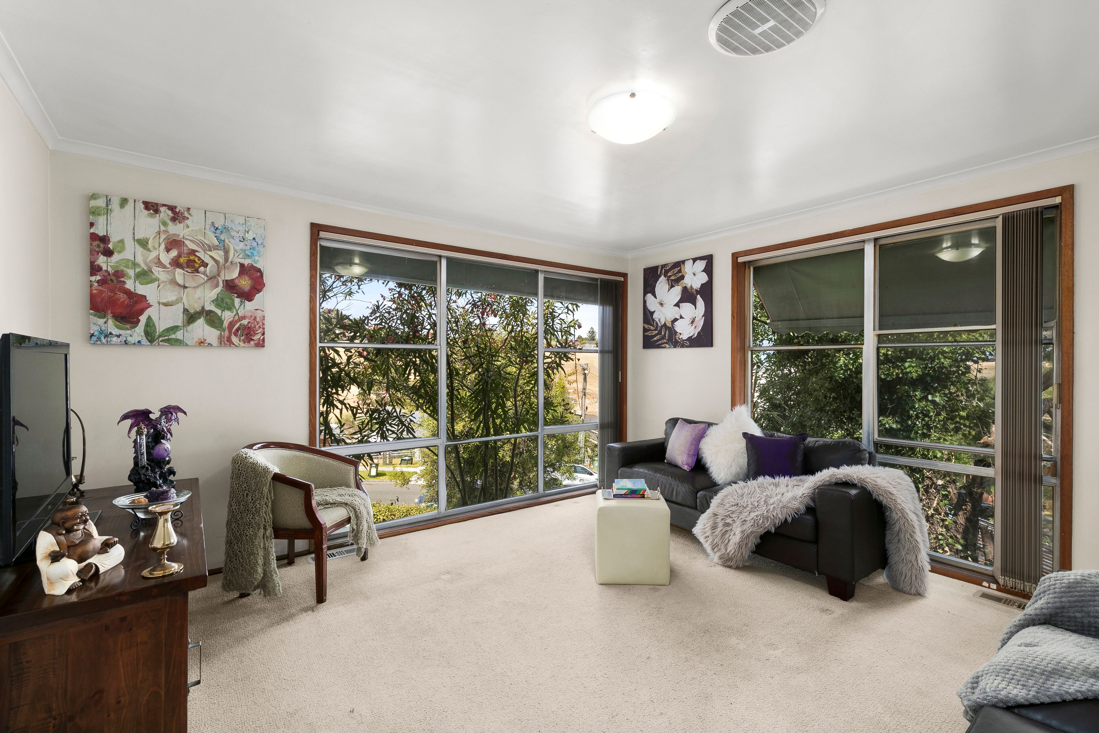 34 Lorraine Crescent, Jacana, VIC 3047