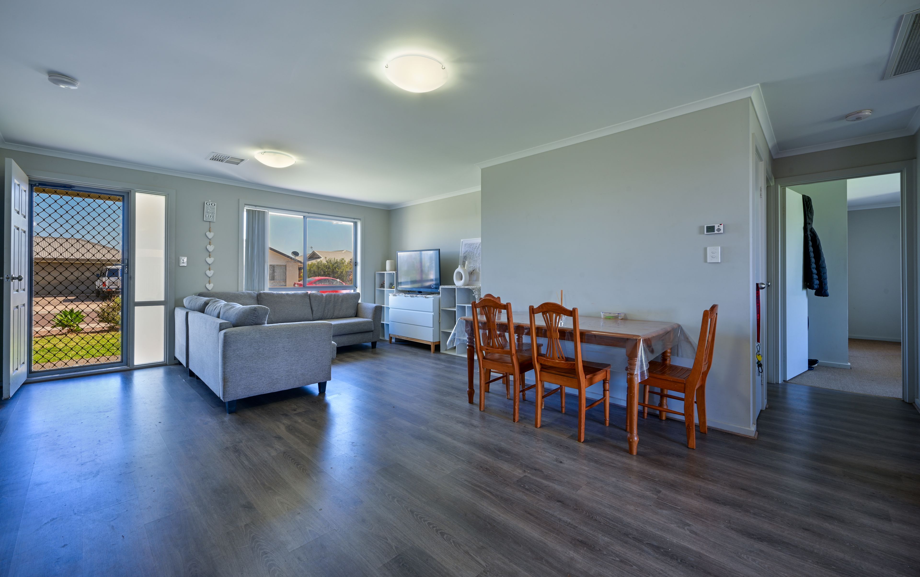 26 Mcinness Street — photo 3 of 12
