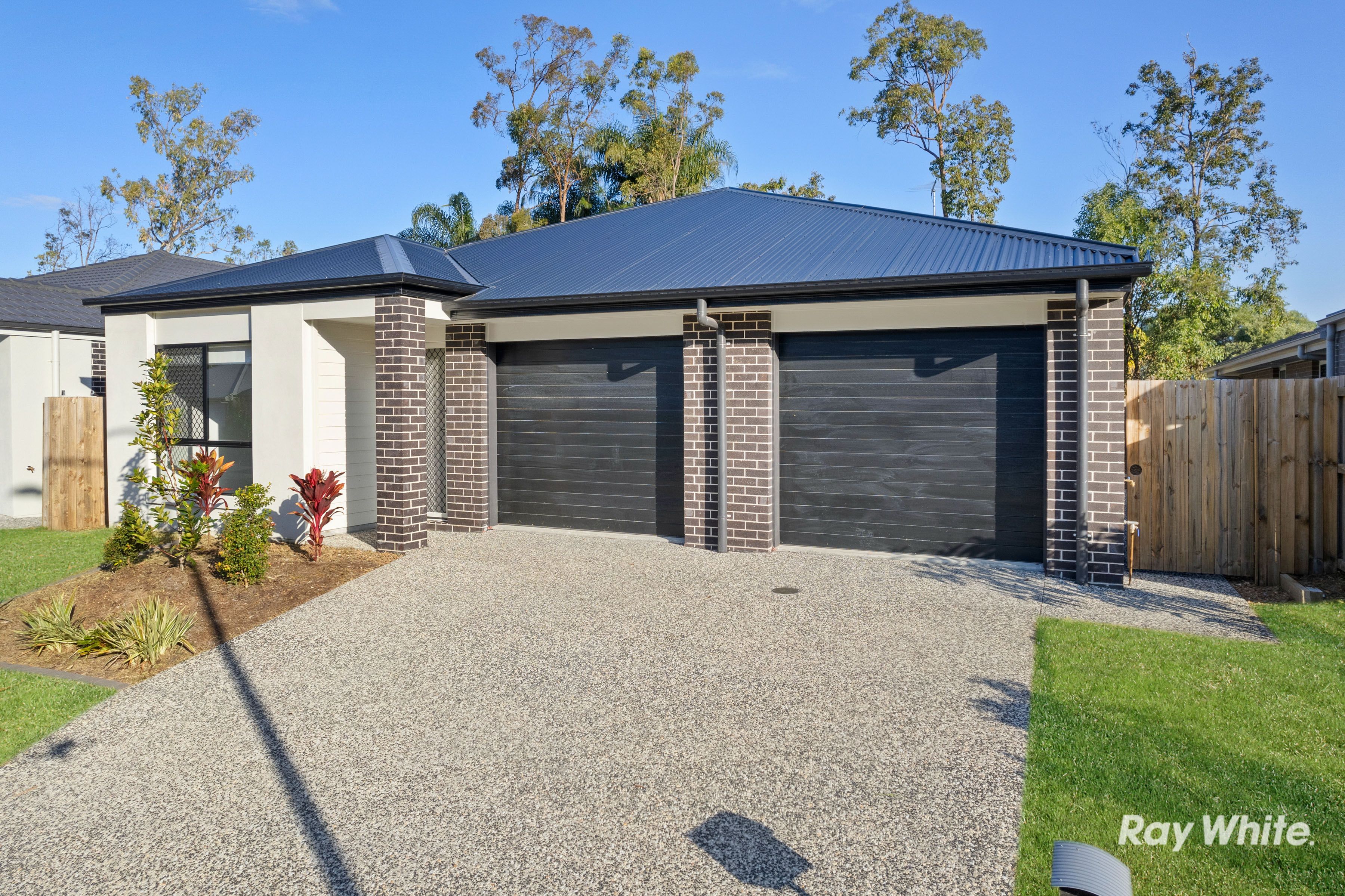 31 Creek Place, Park Ridge, QLD 4125